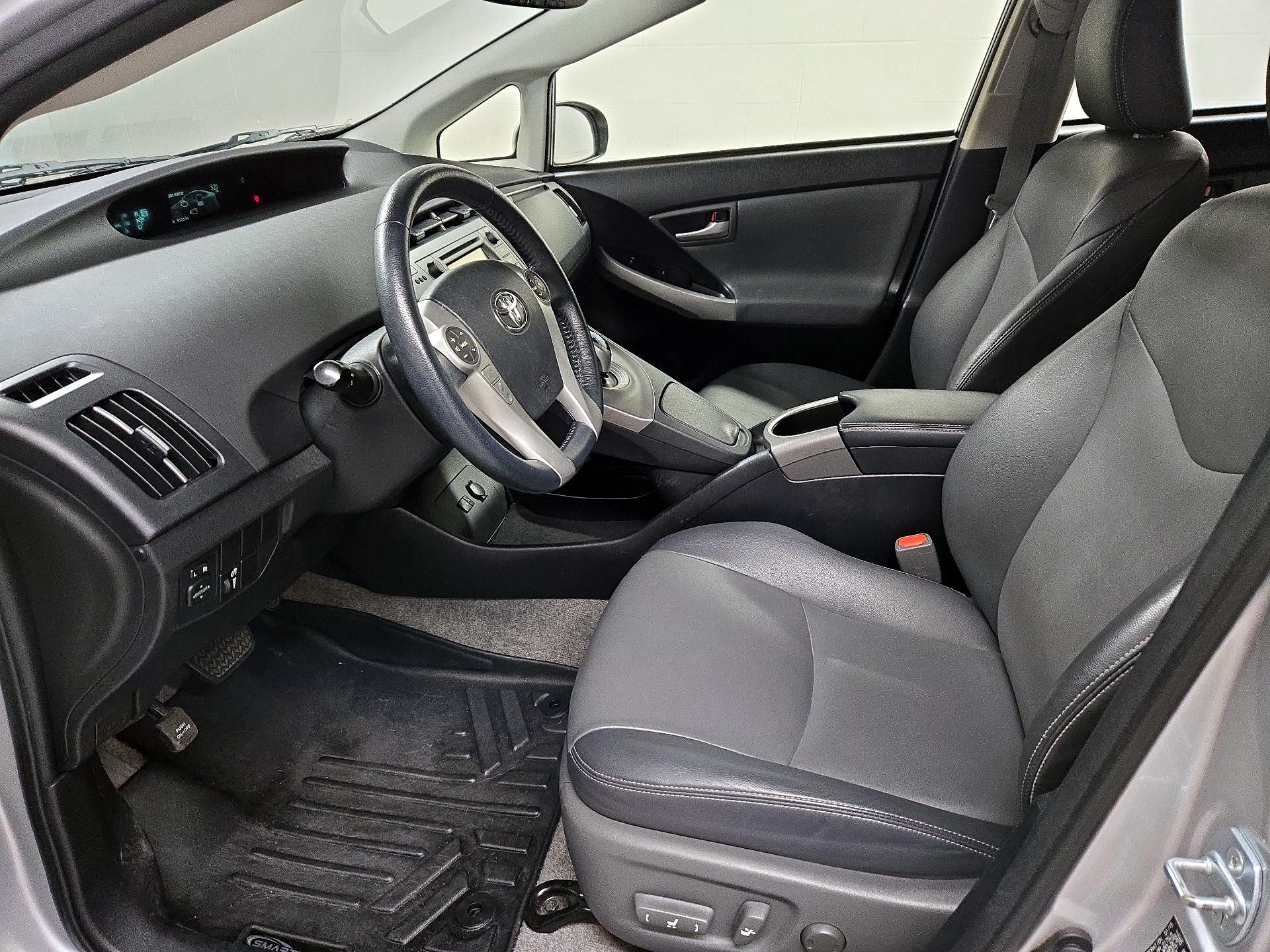 Thumbnail: 2015 Toyota Prius - 11