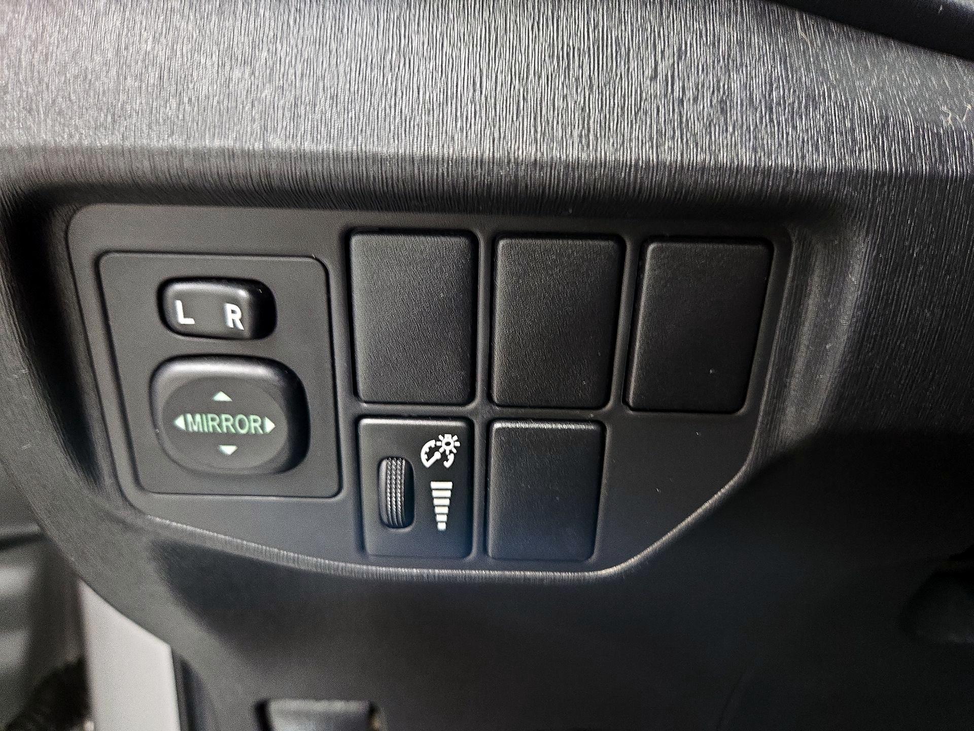 Thumbnail: 2015 Toyota Prius - 13