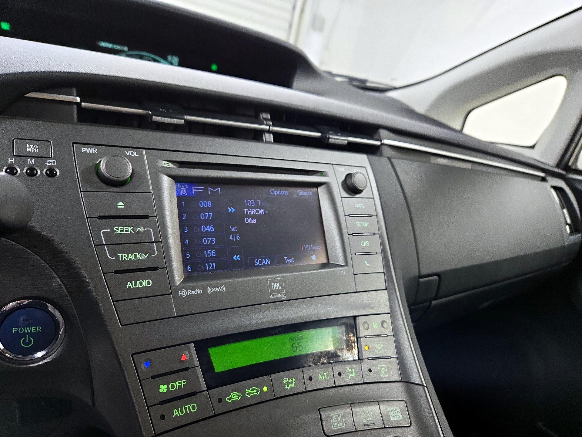 Thumbnail: 2015 Toyota Prius - 15