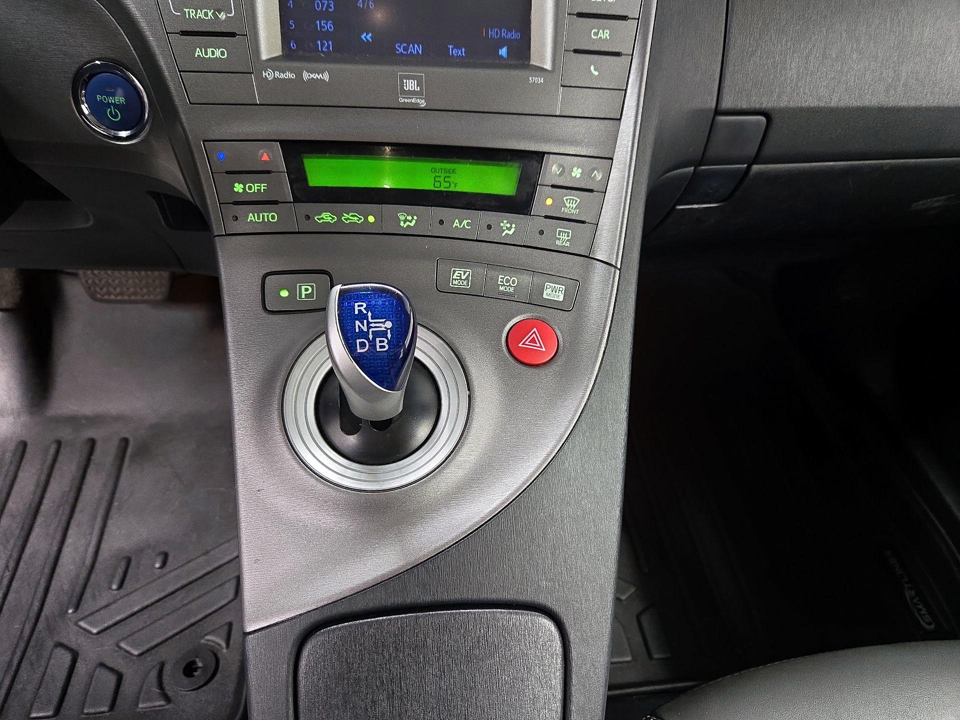 Thumbnail: 2015 Toyota Prius - 17