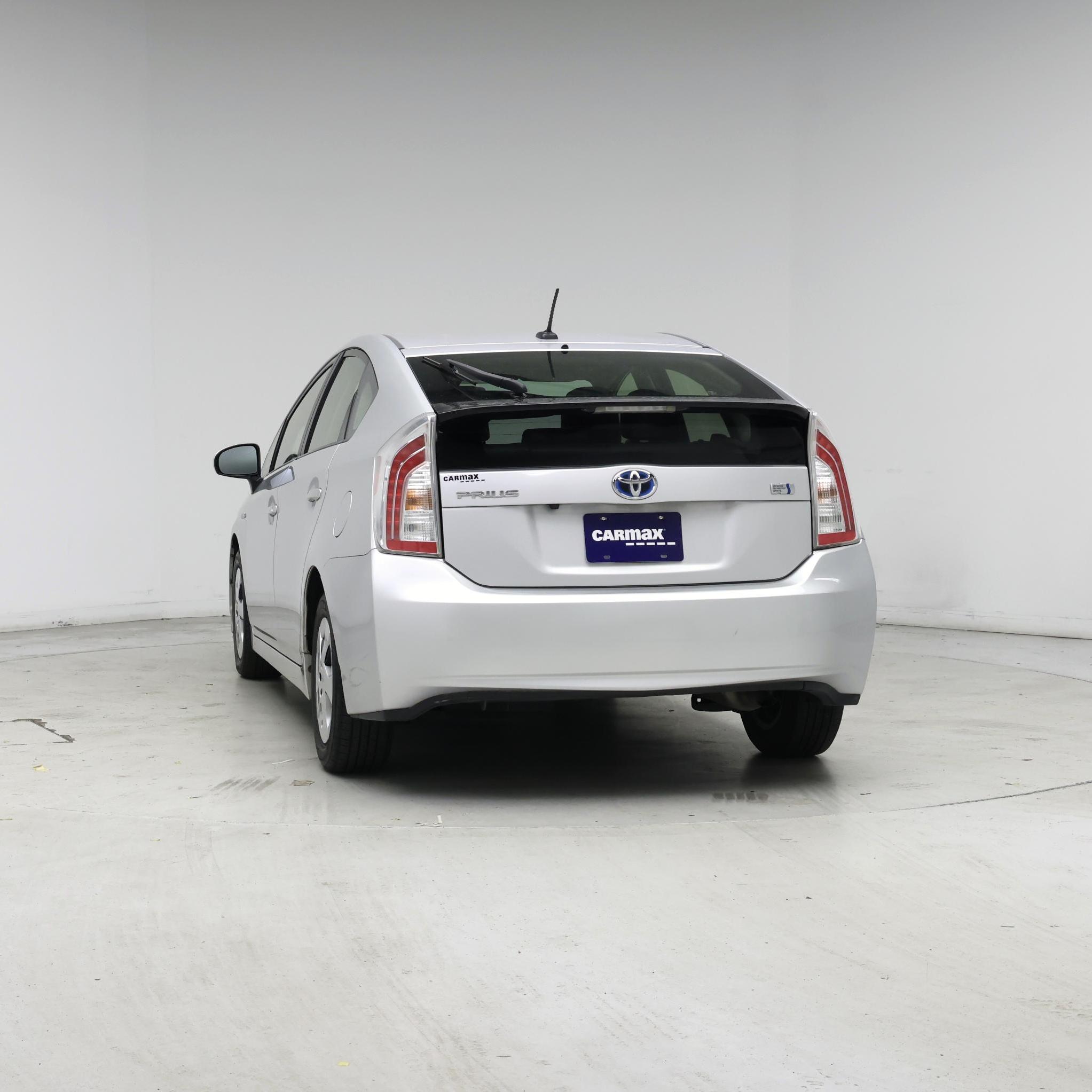 Thumbnail: 2015 Toyota Prius - 6