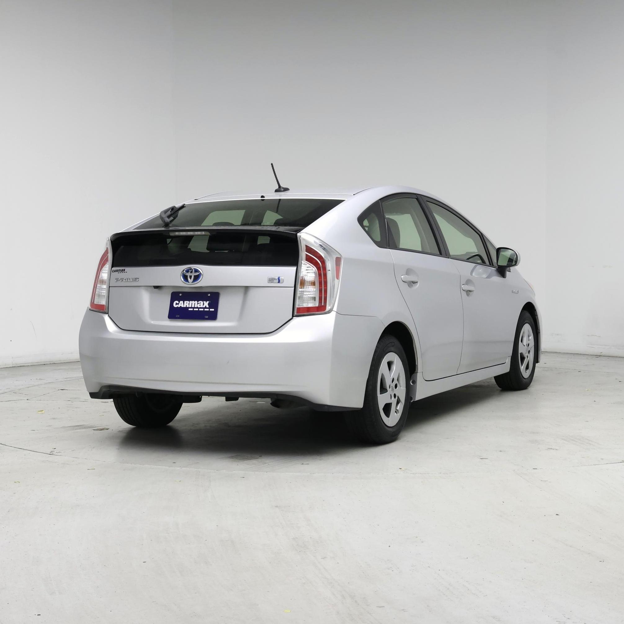 Thumbnail: 2015 Toyota Prius - 8
