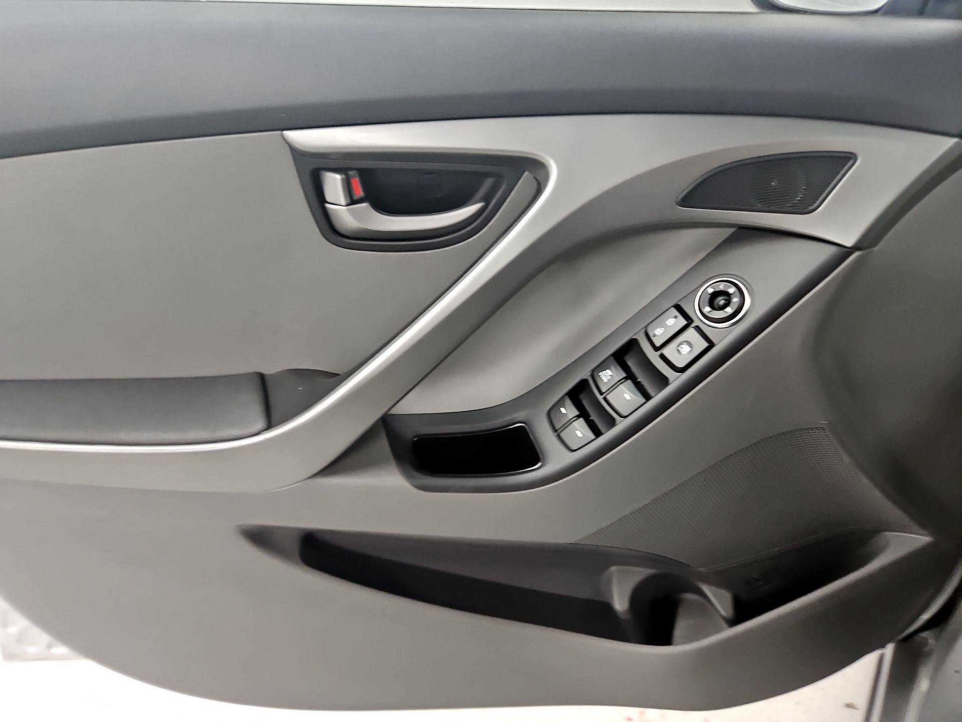Thumbnail: 2016 Hyundai Elantra - 12