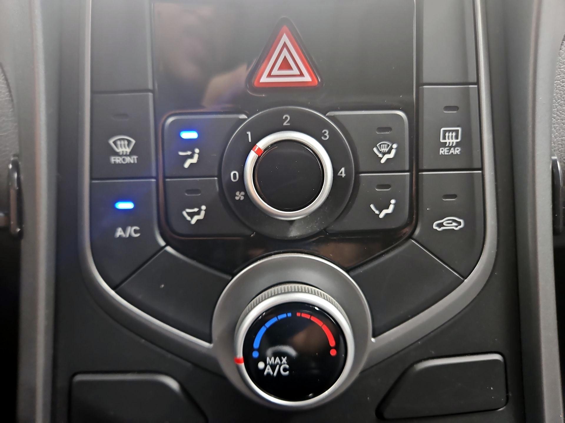 Thumbnail: 2016 Hyundai Elantra - 15
