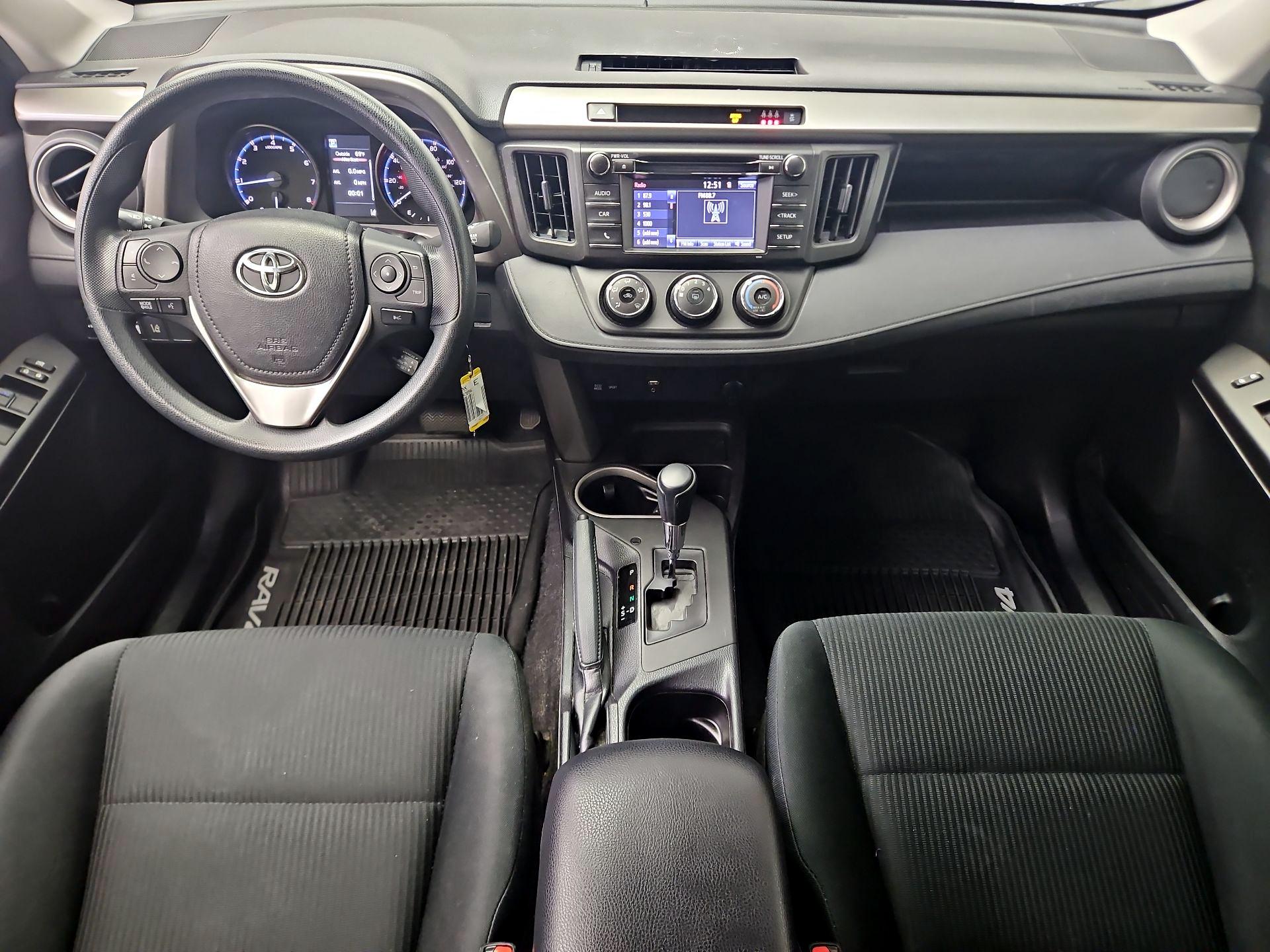 Thumbnail: 2018 Toyota RAV4 - 9