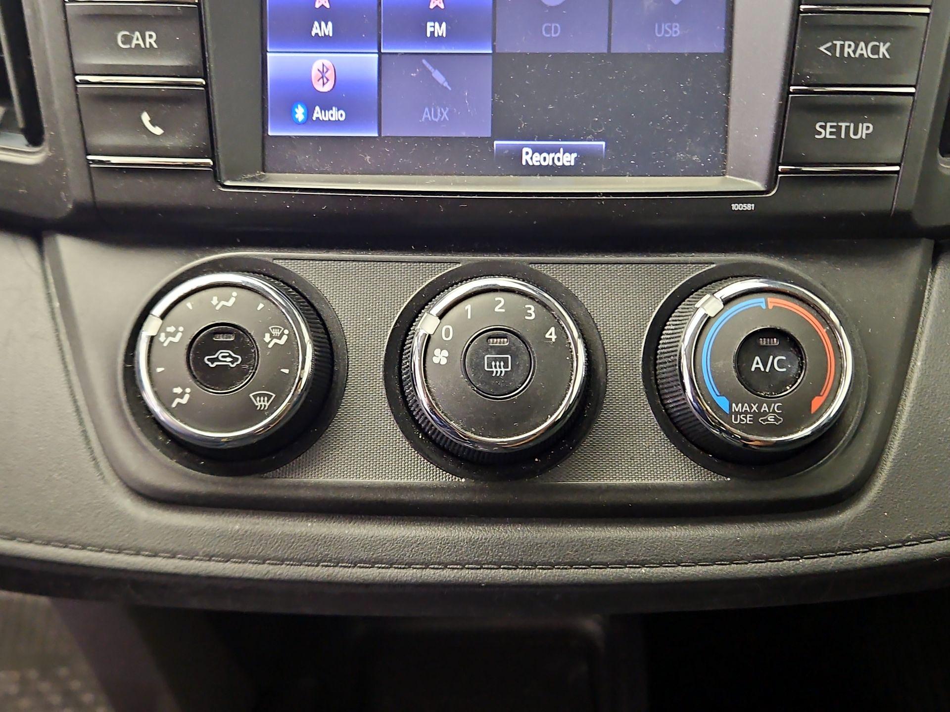 Thumbnail: 2018 Toyota RAV4 - 16