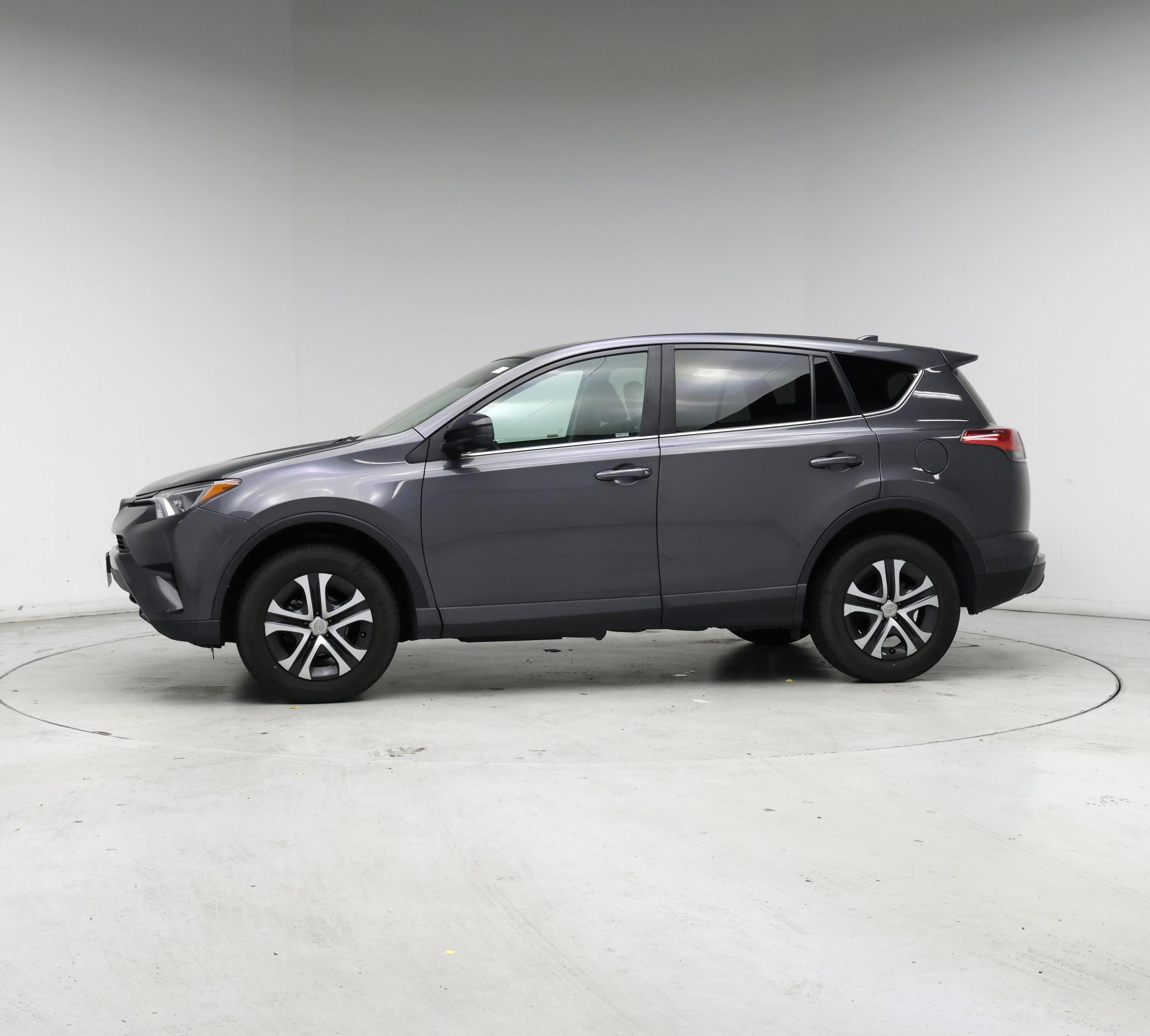 Thumbnail: 2018 Toyota RAV4 - 3