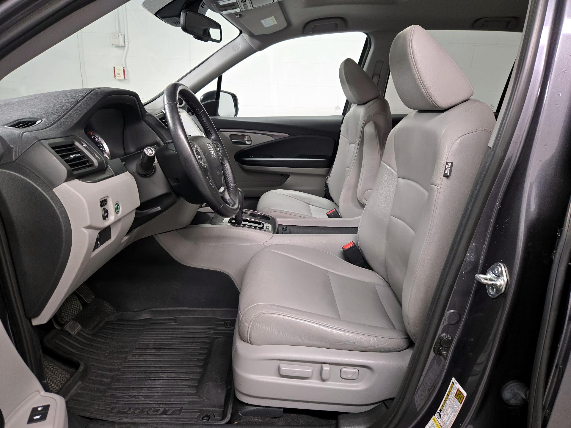 Thumbnail: 2016 Honda Pilot - 11
