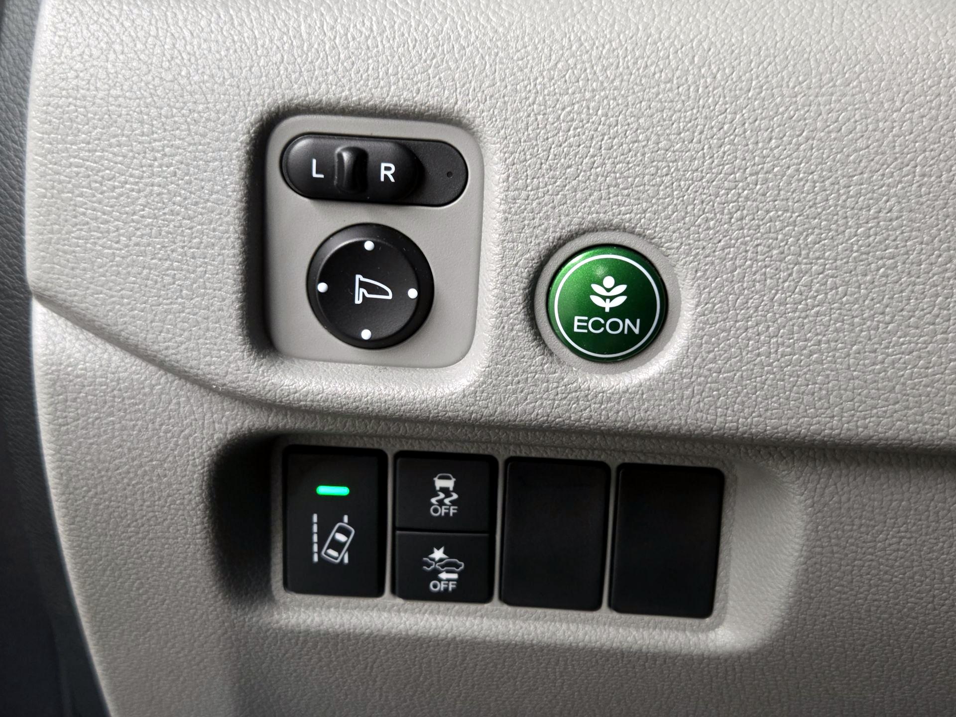 Thumbnail: 2016 Honda Pilot - 13