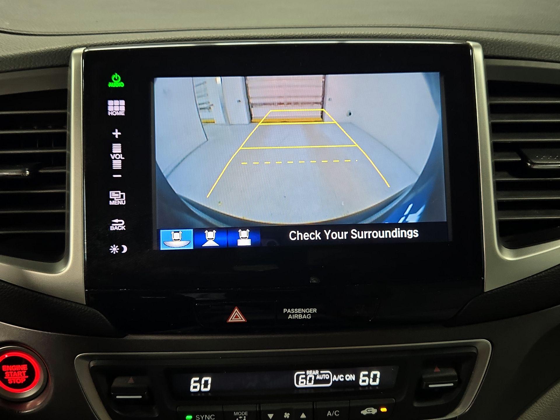 Thumbnail: 2016 Honda Pilot - 14
