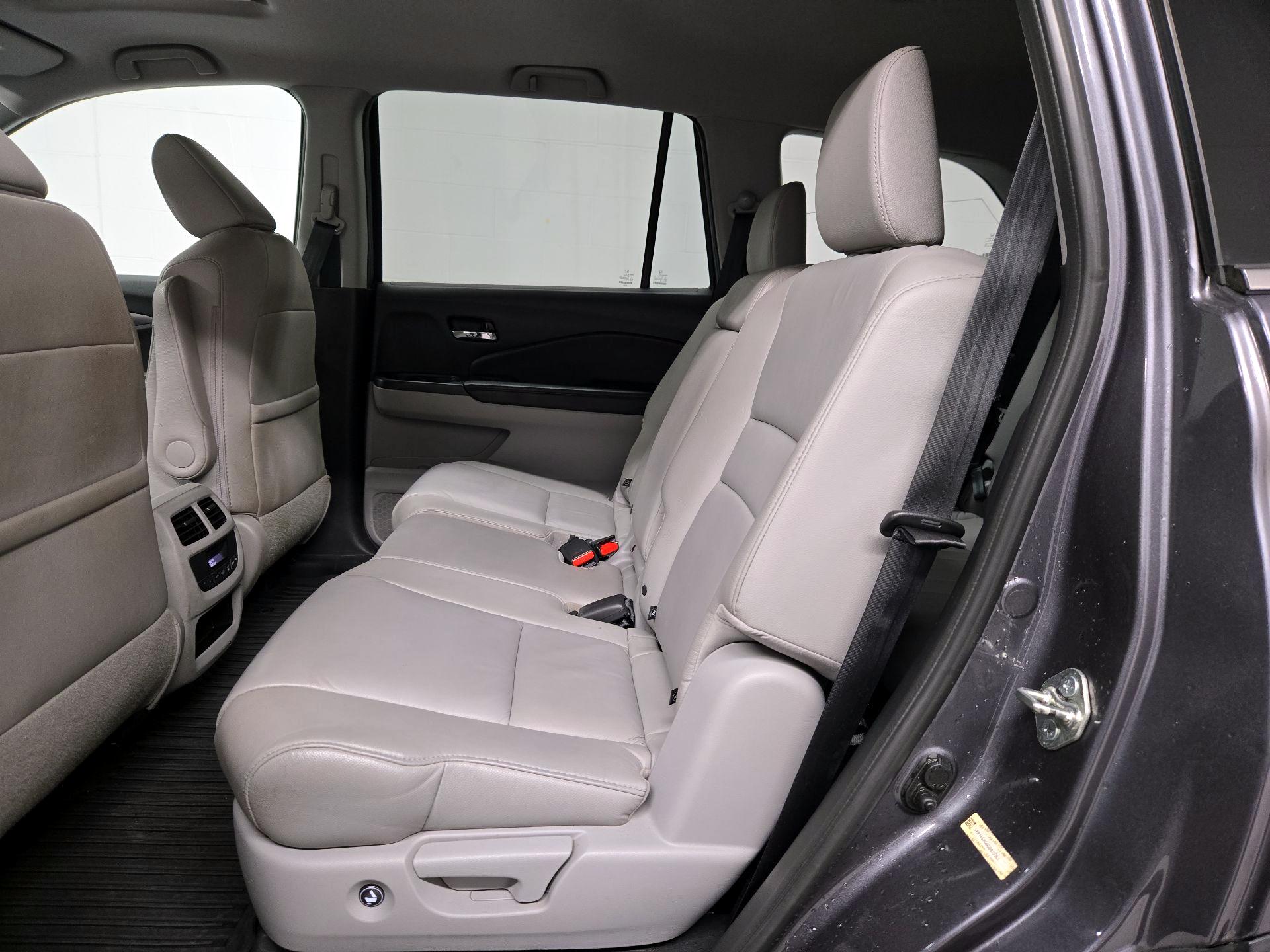Thumbnail: 2016 Honda Pilot - 20