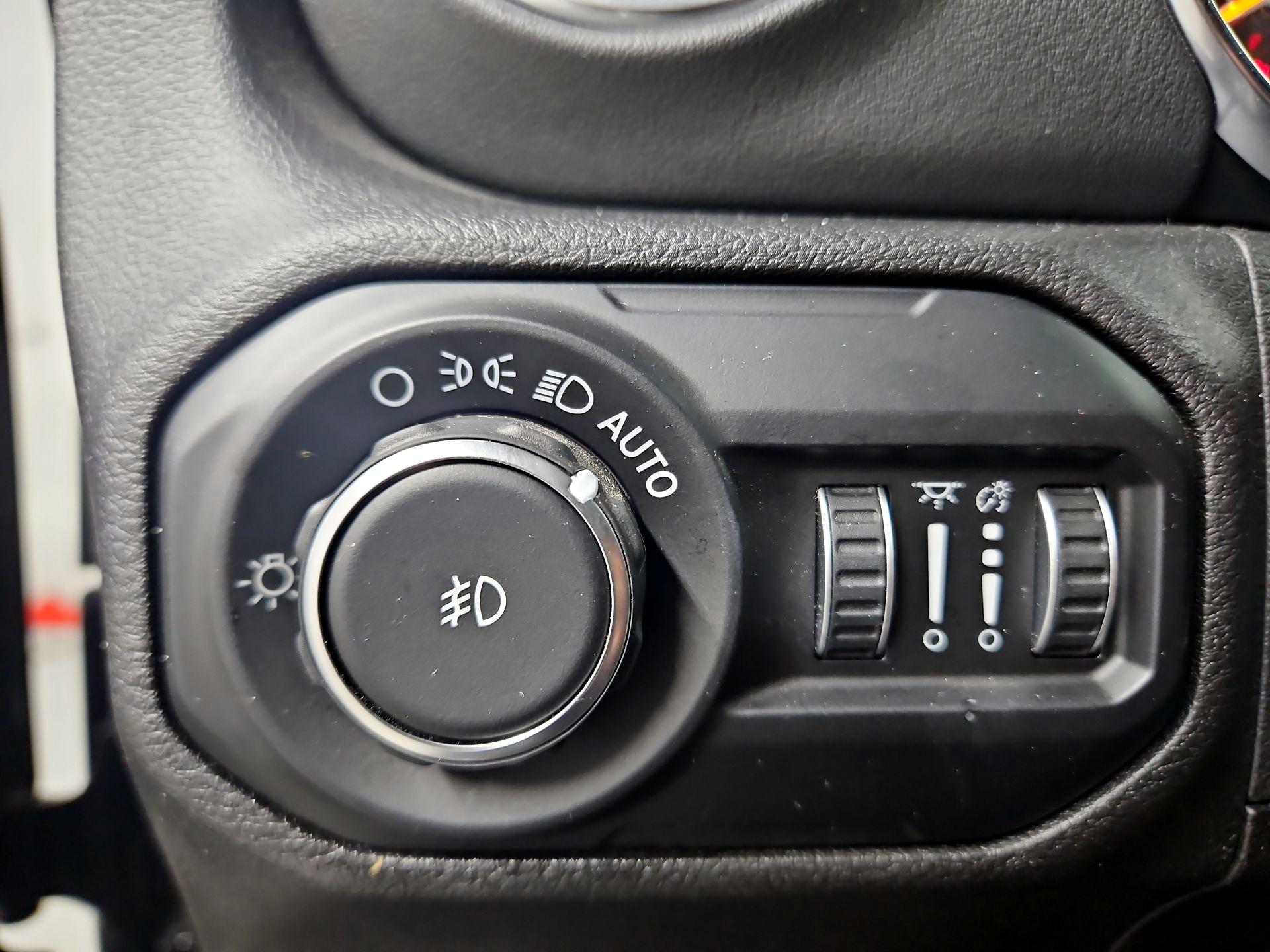 Thumbnail: 2019 Jeep Wrangler - 13