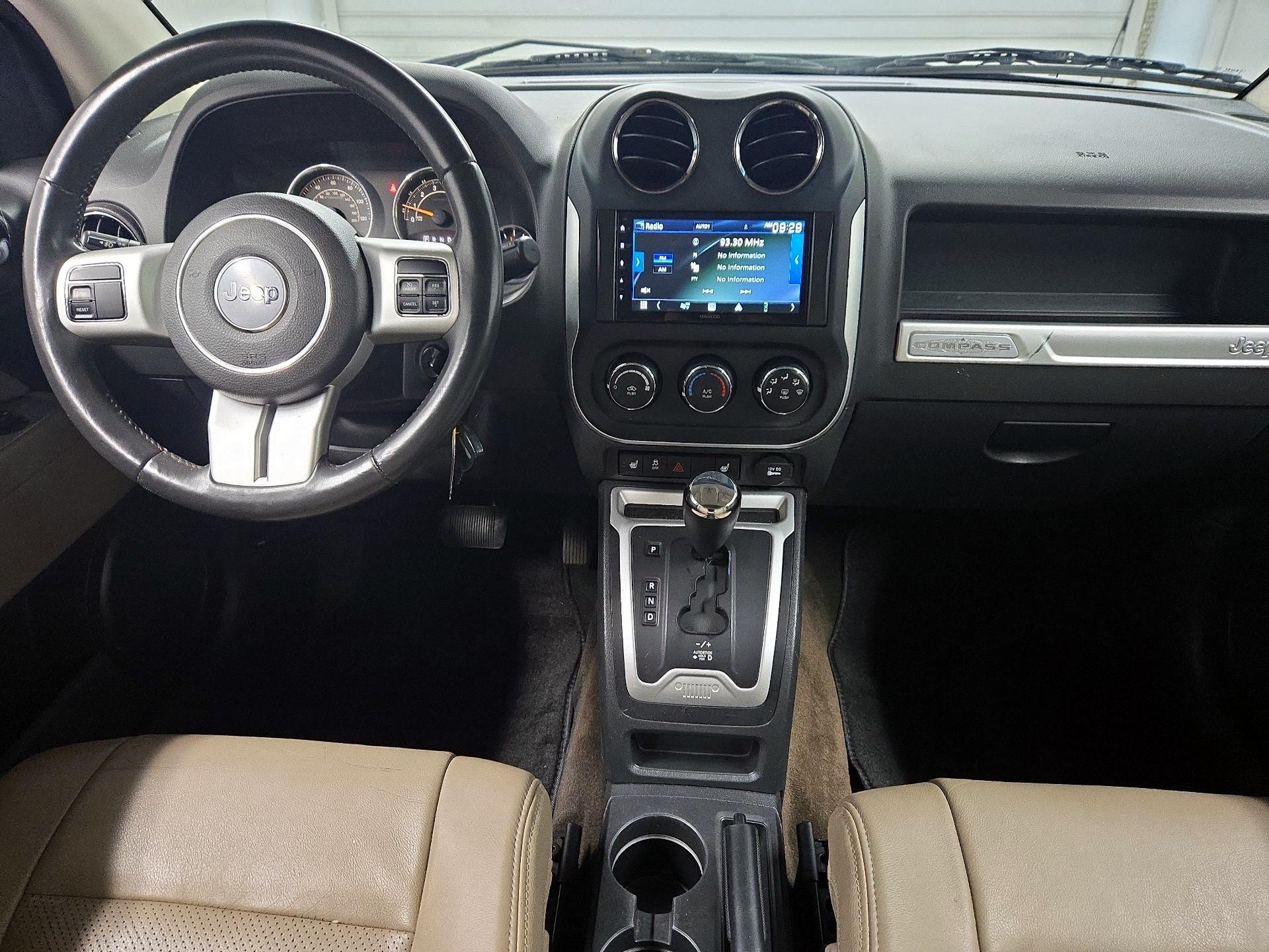 Thumbnail: 2015 Jeep Compass - 9