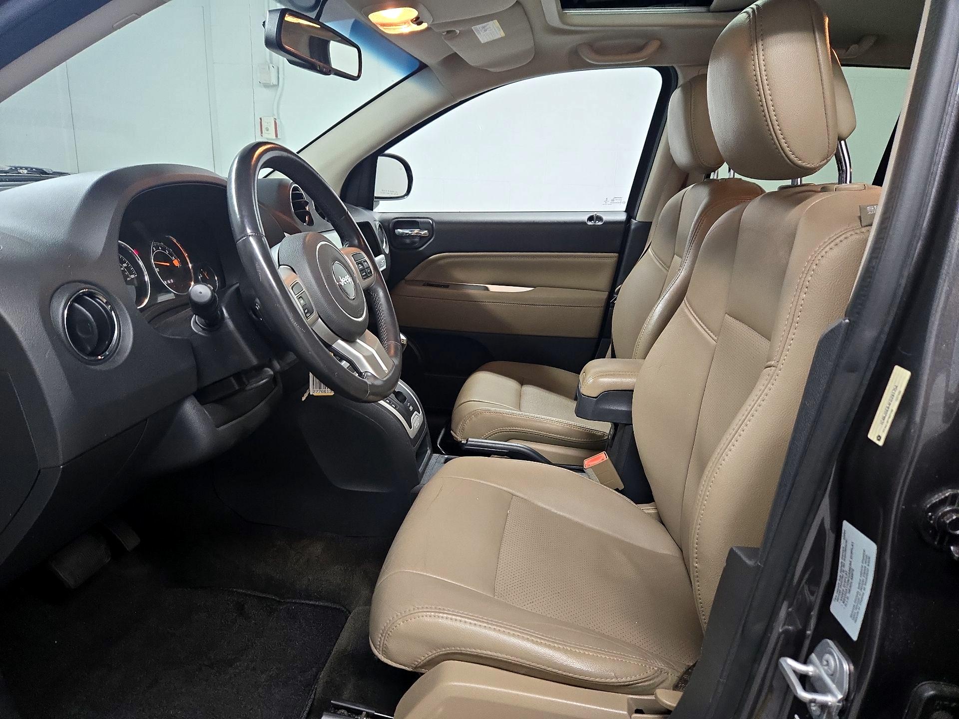 Thumbnail: 2015 Jeep Compass - 11