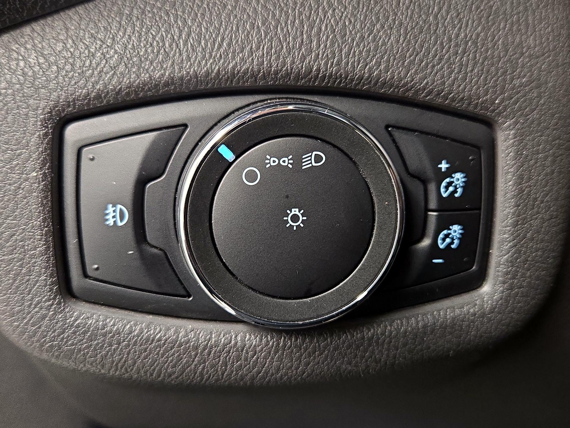 Thumbnail: 2015 Ford Transit Series - 13