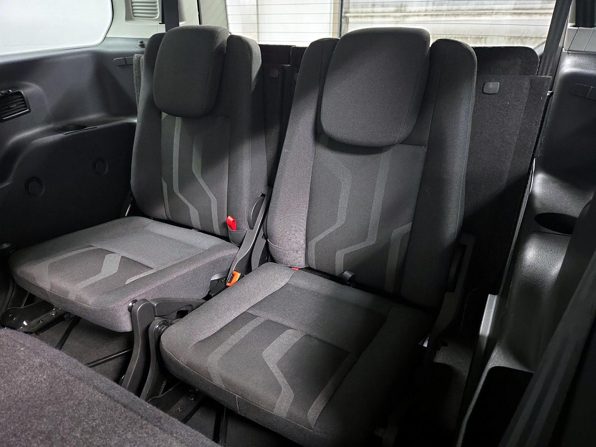 Thumbnail: 2015 Ford Transit Series - 20