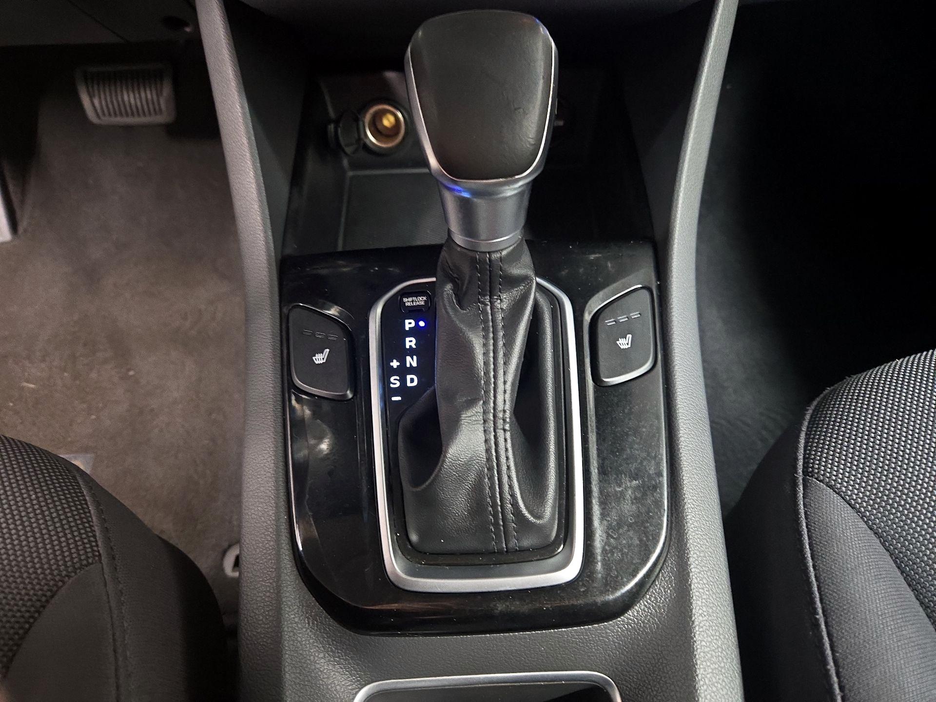 Thumbnail: 2018 Hyundai Ioniq - 17
