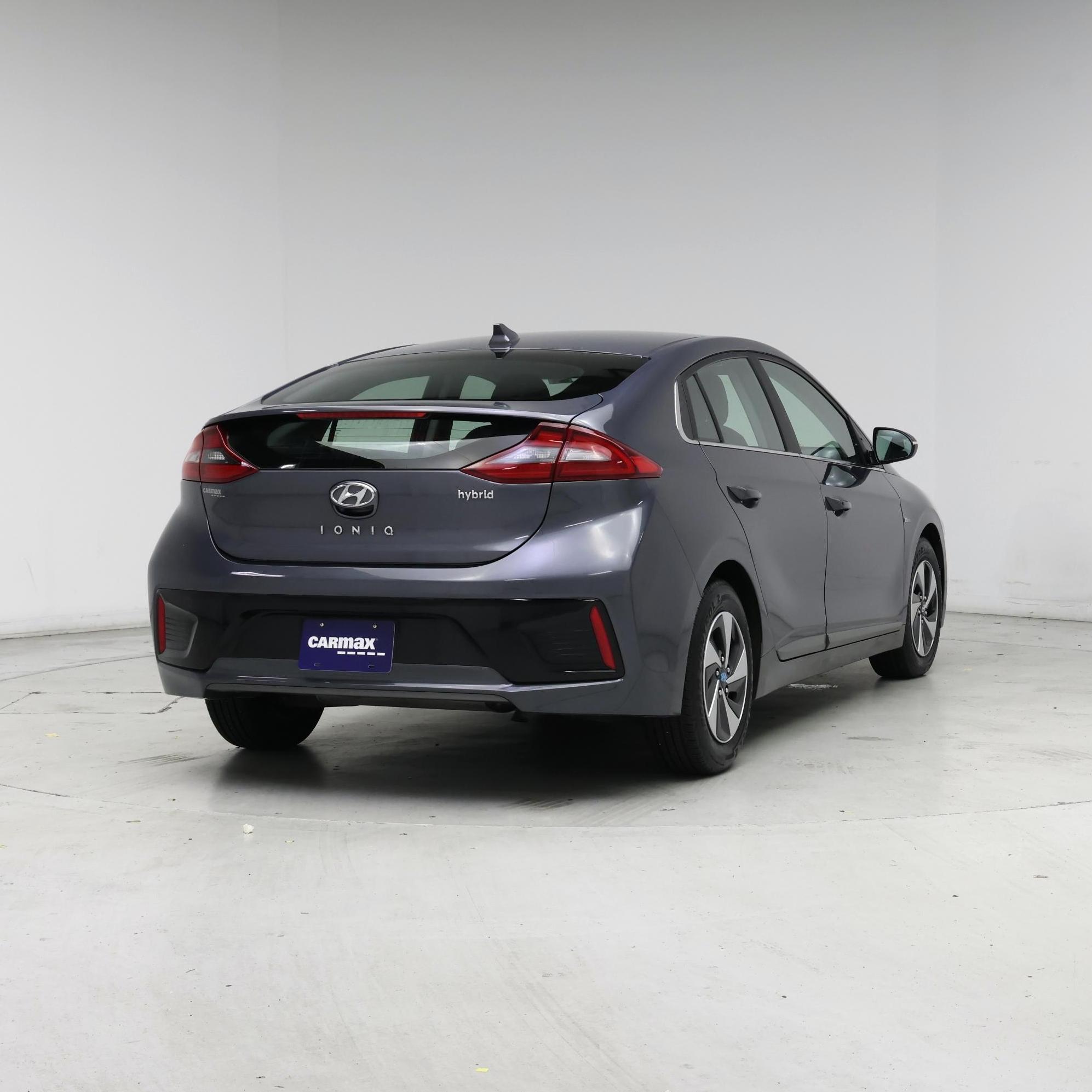 Thumbnail: 2018 Hyundai Ioniq - 8