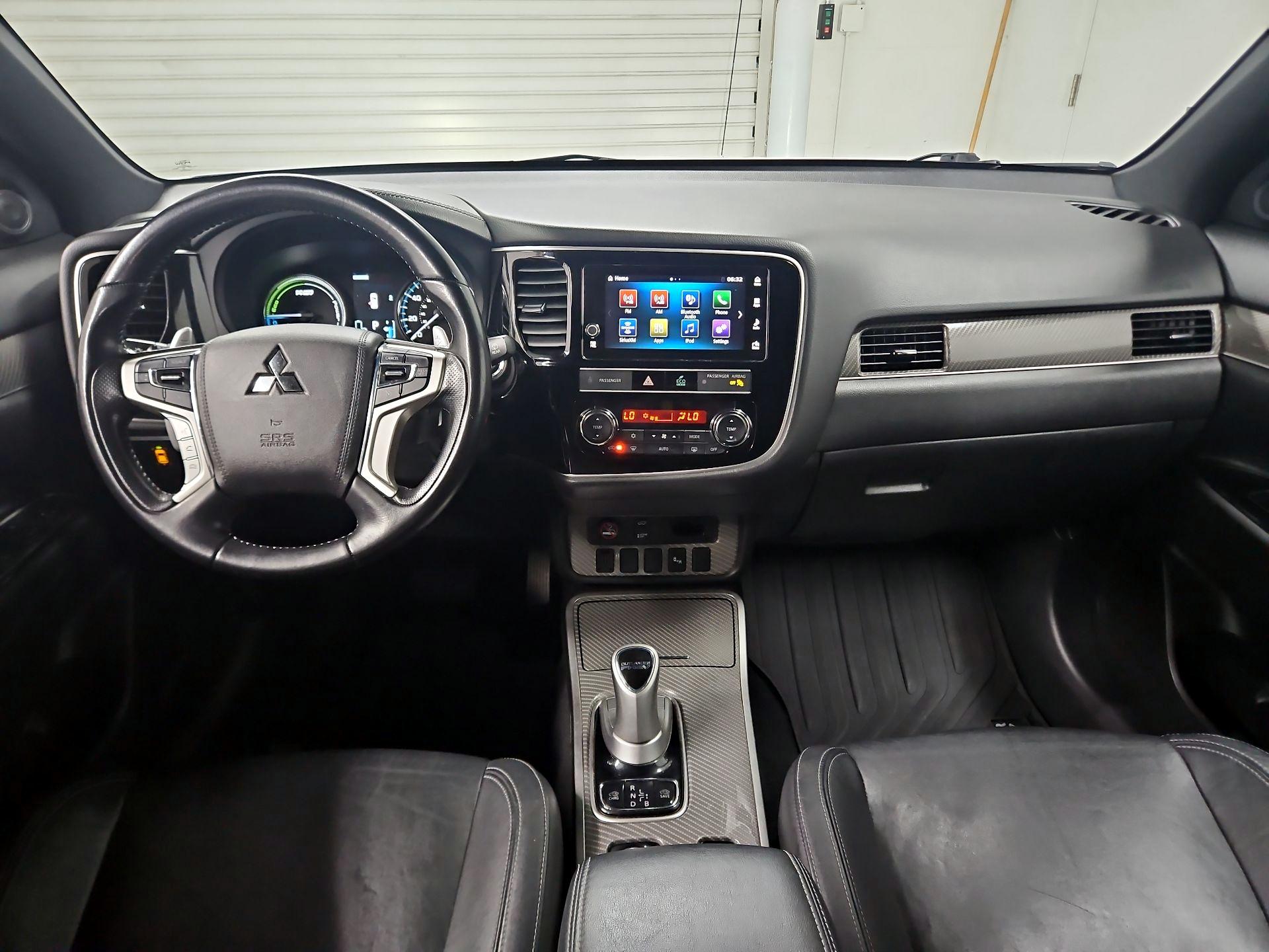 Thumbnail: 2019 Mitsubishi Outlander - 9