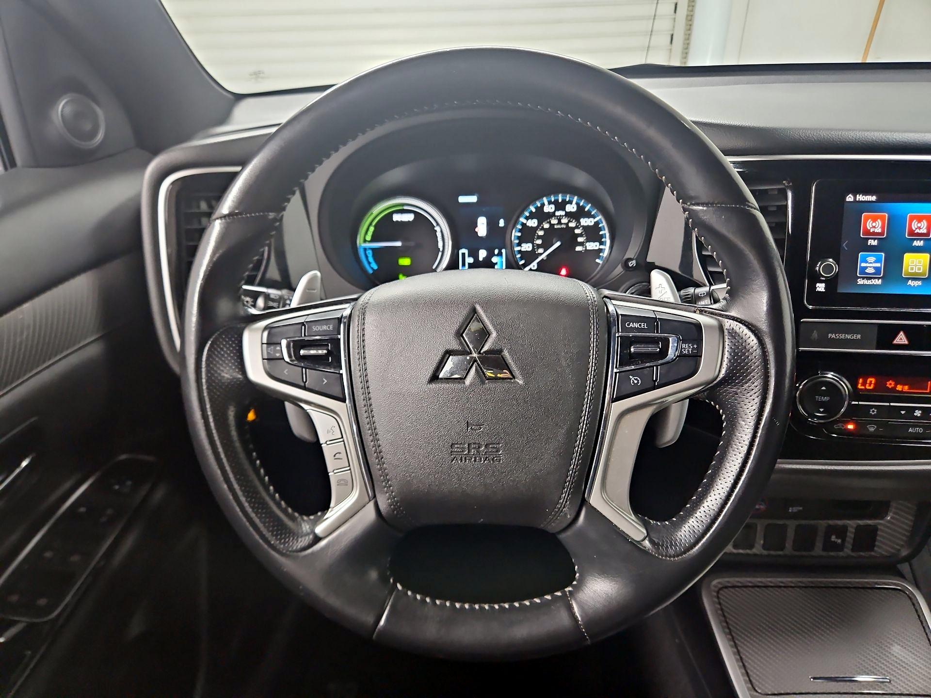 Thumbnail: 2019 Mitsubishi Outlander - 10