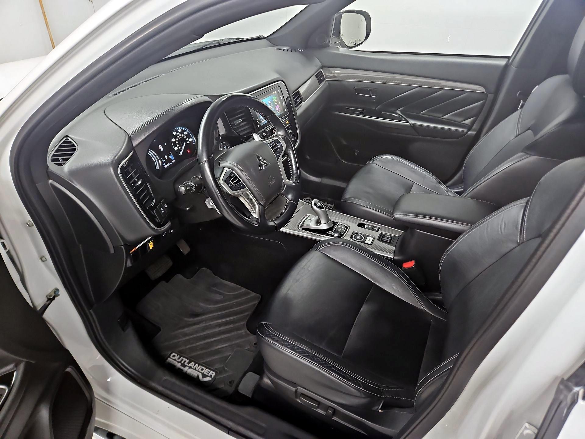 Thumbnail: 2019 Mitsubishi Outlander - 11