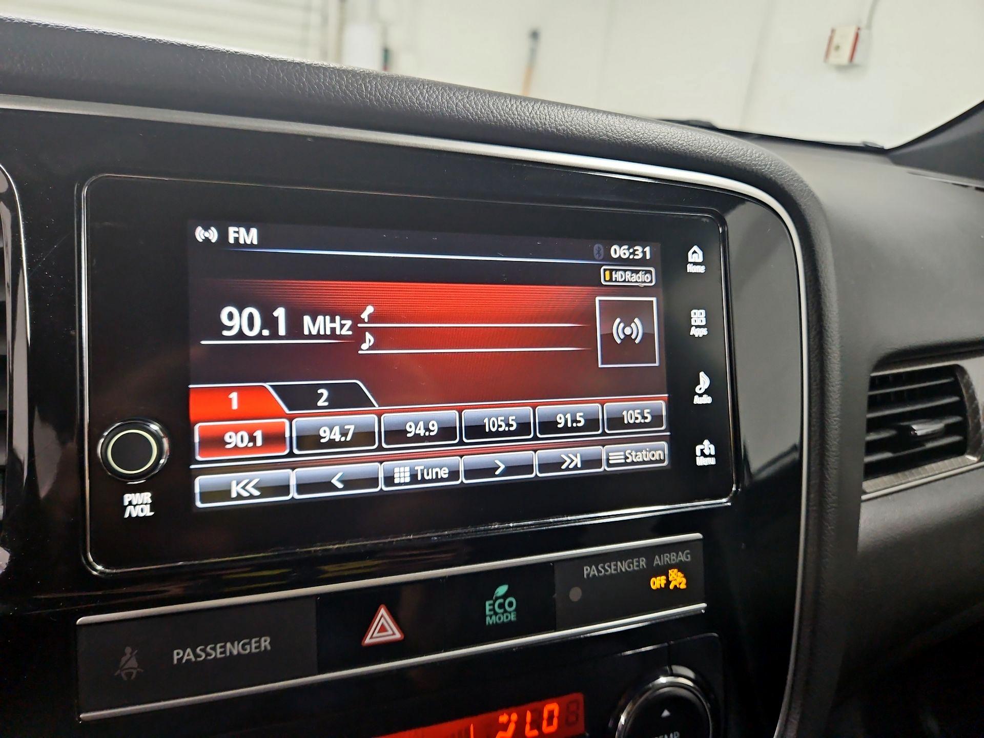 Thumbnail: 2019 Mitsubishi Outlander - 15