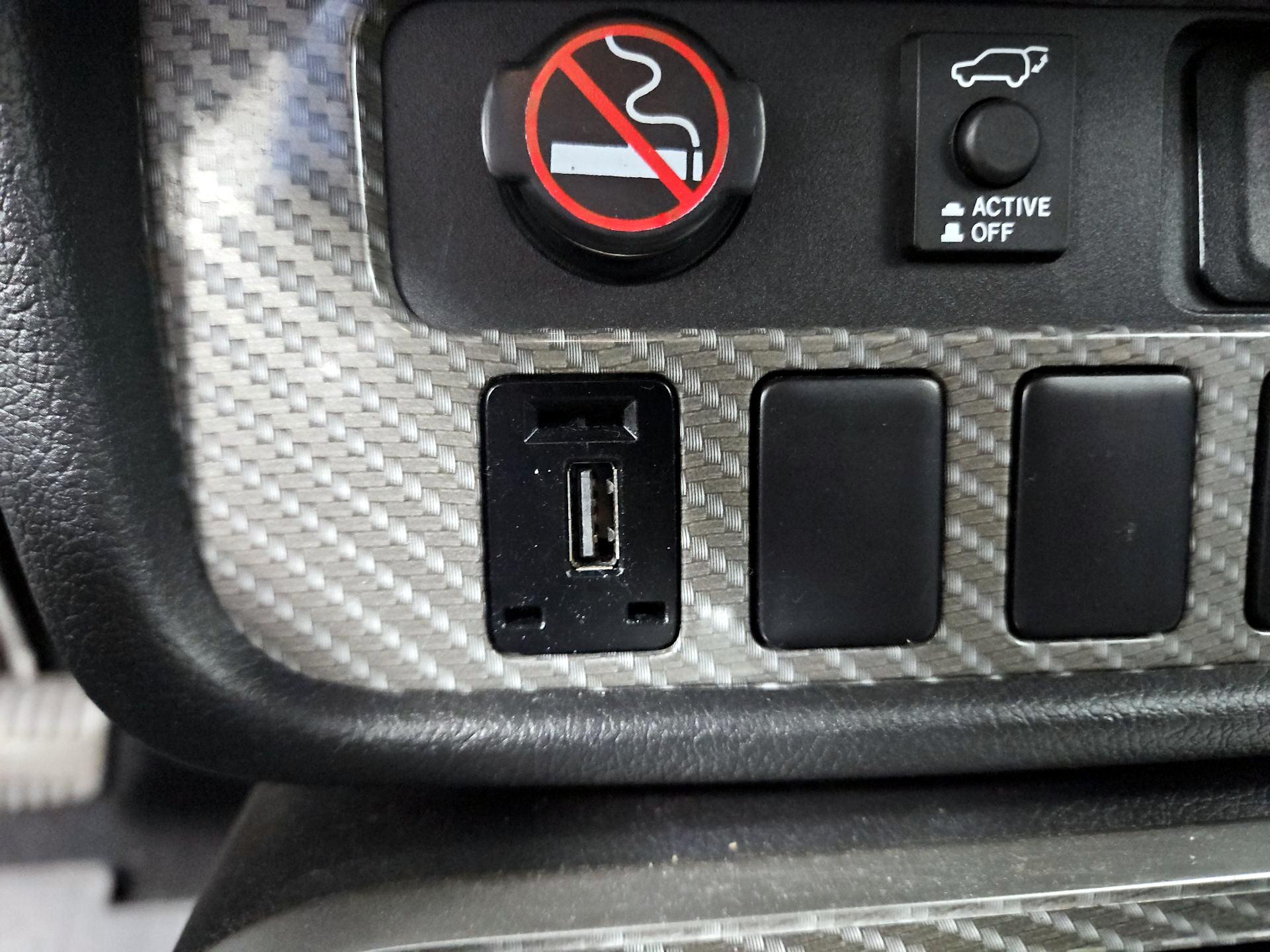 Thumbnail: 2019 Mitsubishi Outlander - 18