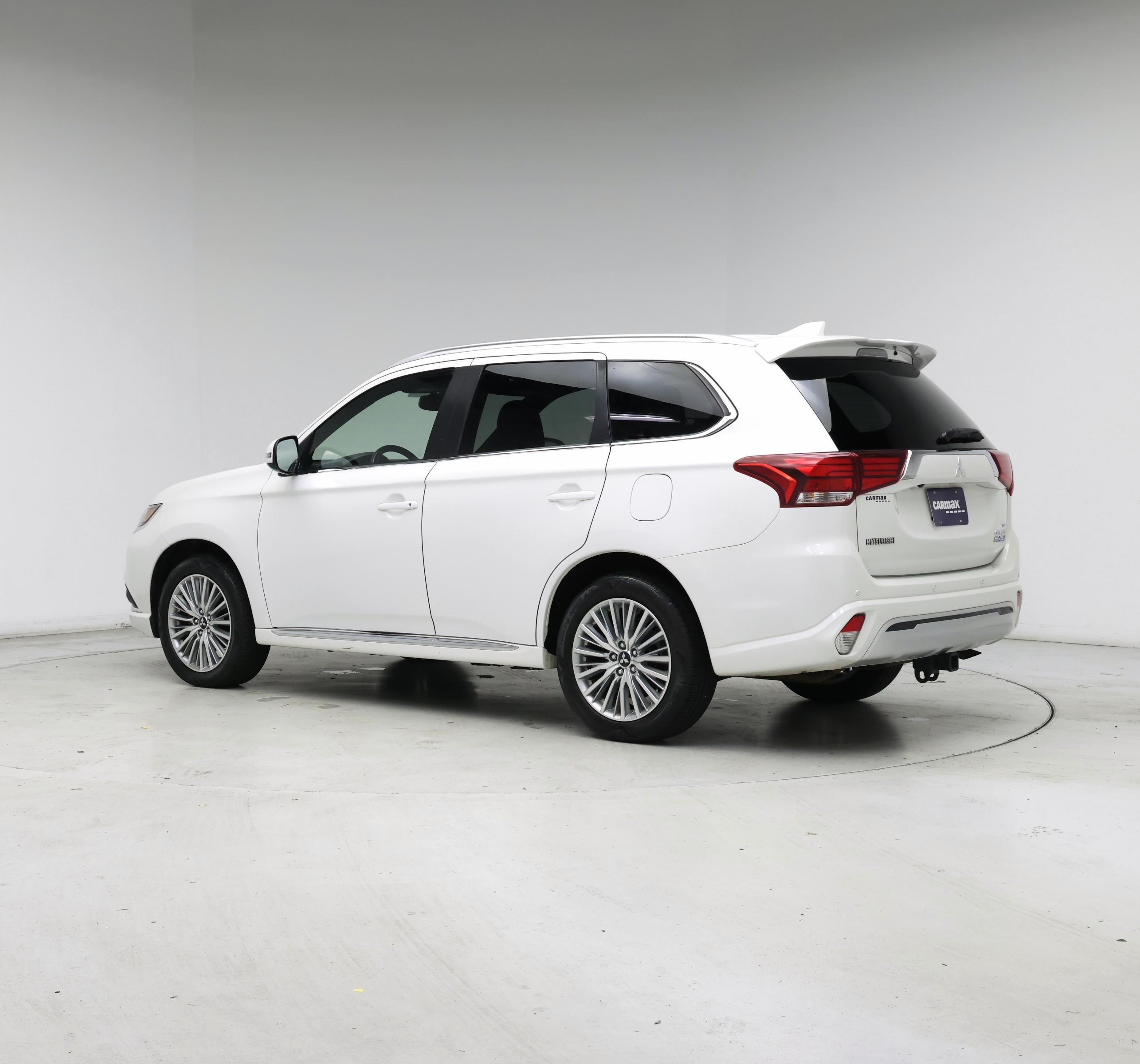 Thumbnail: 2019 Mitsubishi Outlander - 2