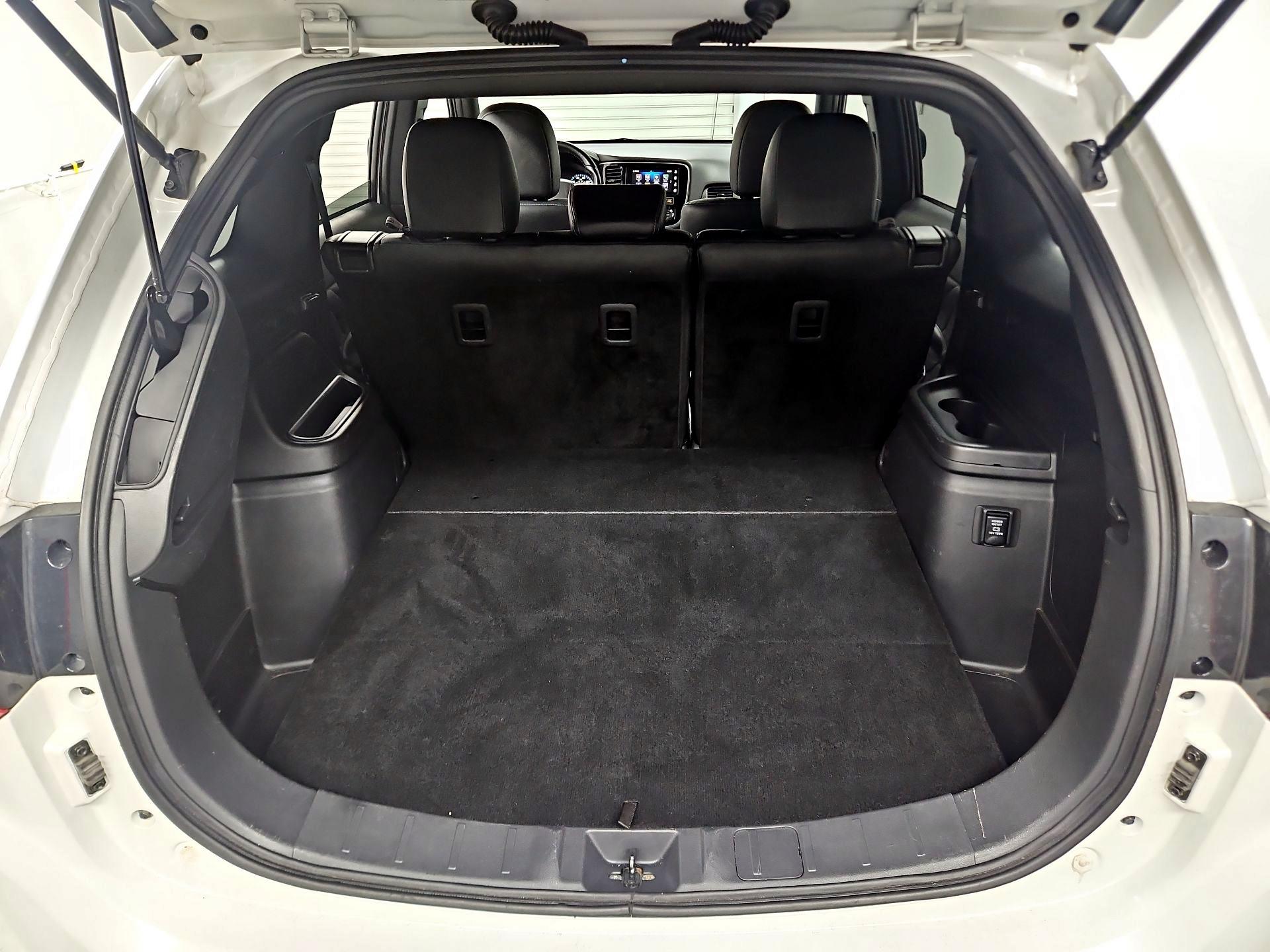 Thumbnail: 2019 Mitsubishi Outlander - 20