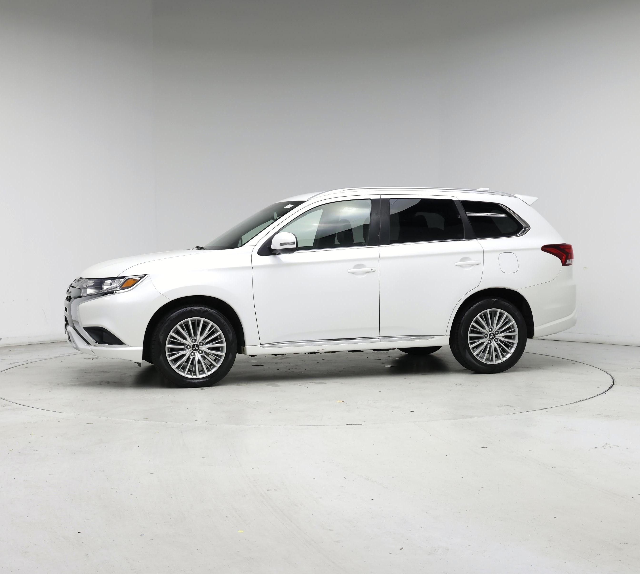 Thumbnail: 2019 Mitsubishi Outlander - 3
