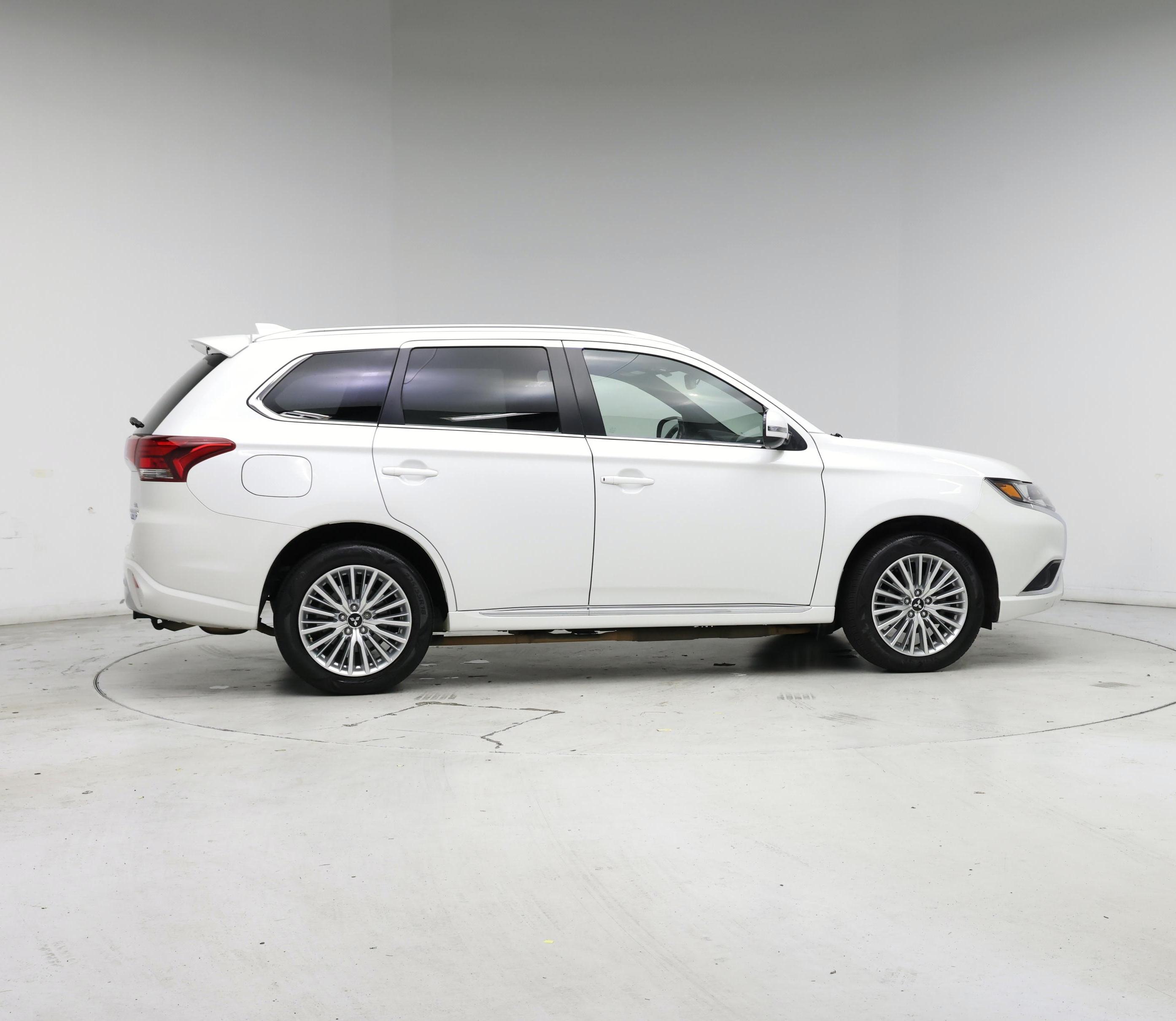 Thumbnail: 2019 Mitsubishi Outlander - 7