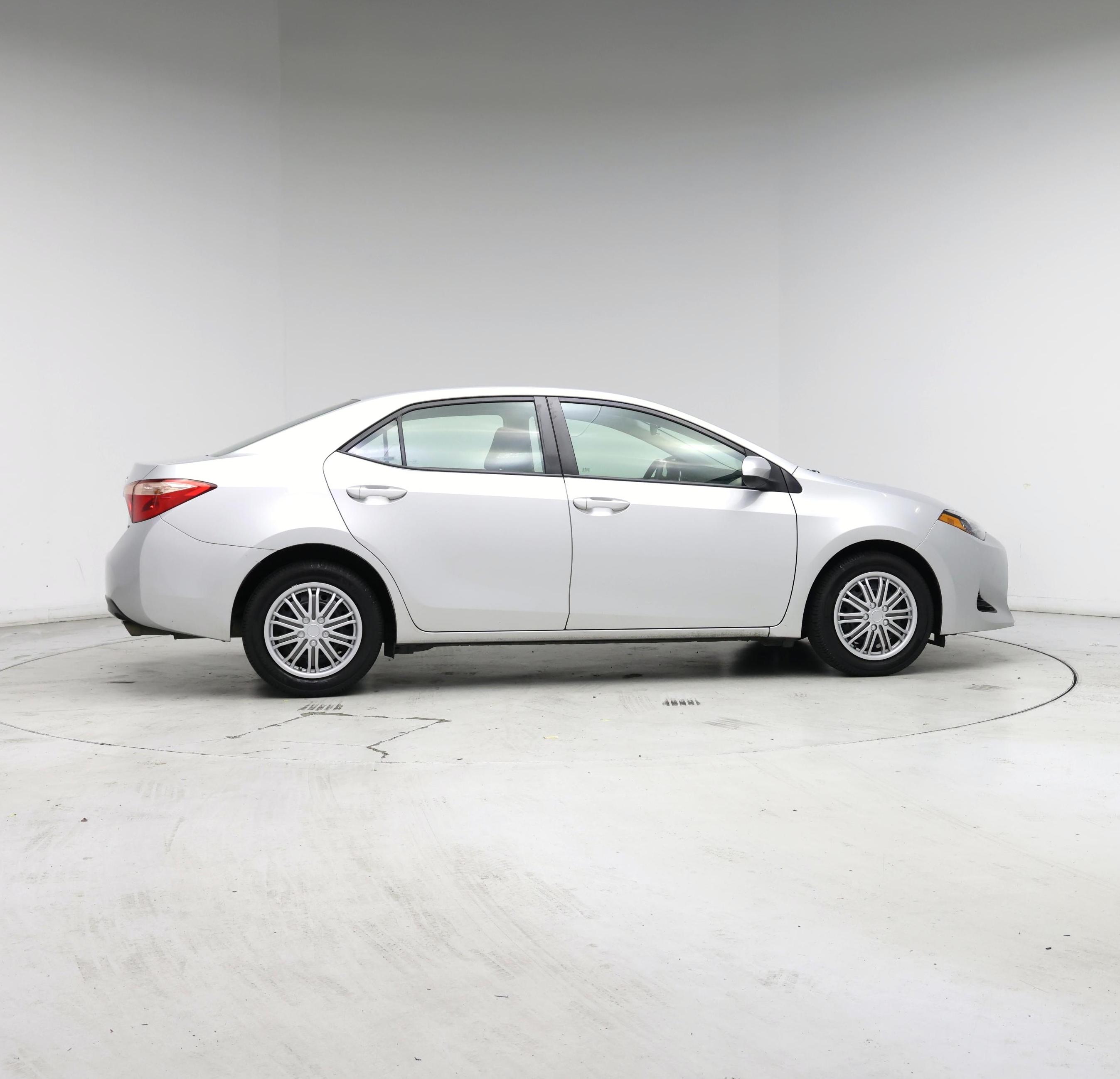 Thumbnail: 2018 Toyota Corolla - 7