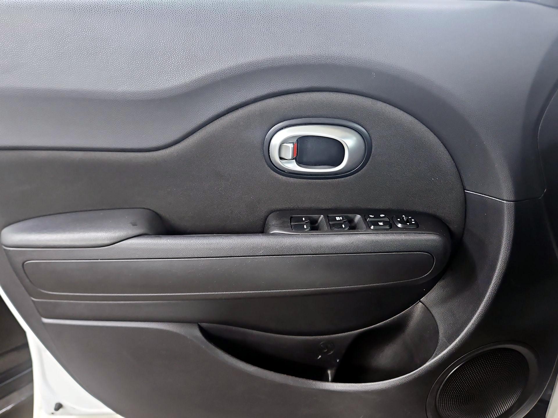 Thumbnail: 2016 Kia Soul - 12