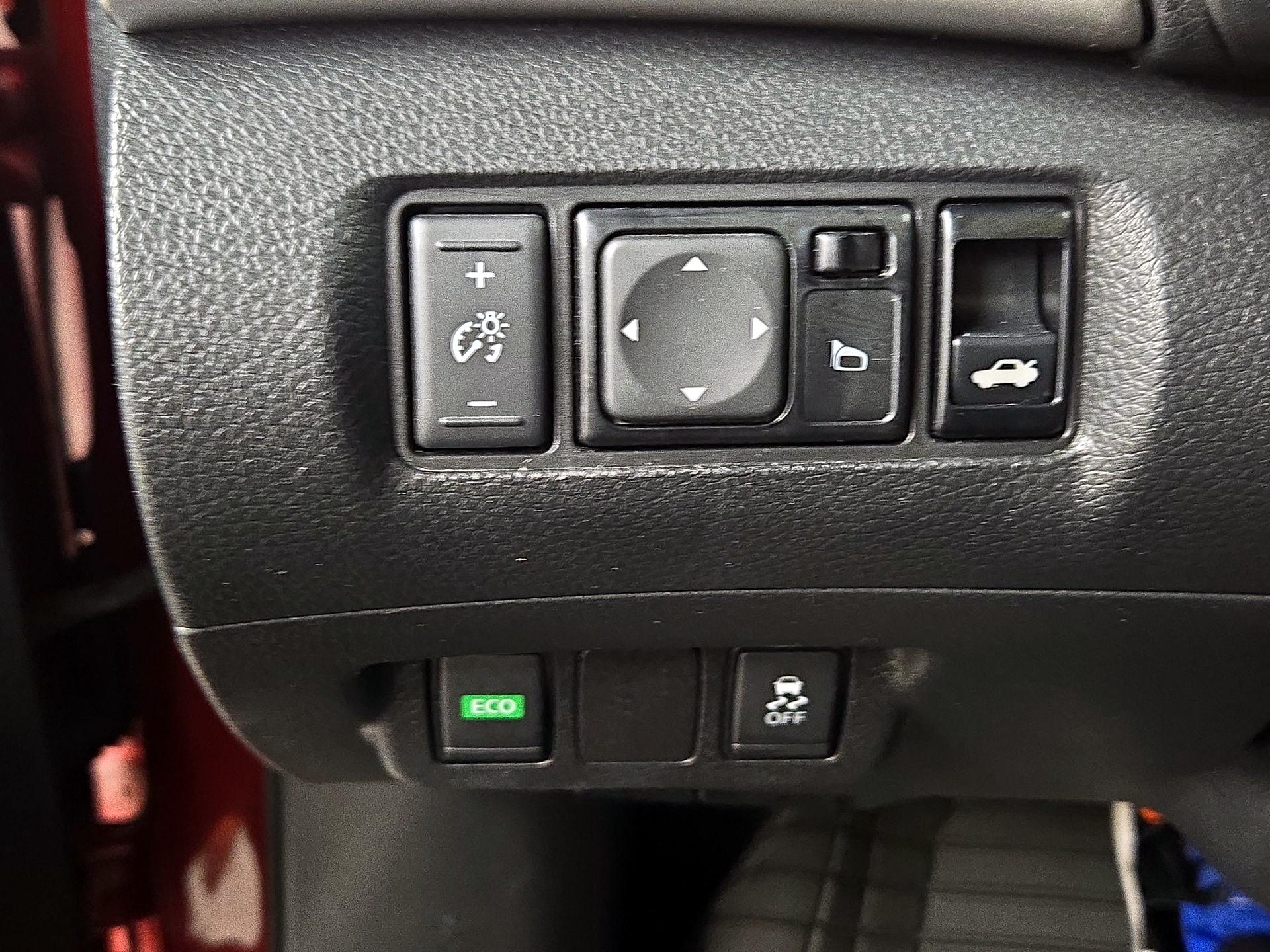 Thumbnail: 2019 Nissan Sentra - 13