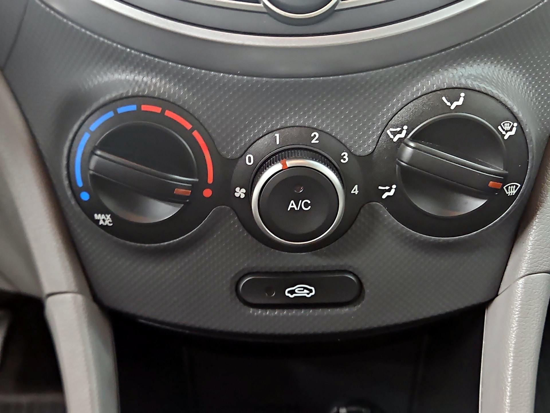 Thumbnail: 2016 Hyundai Accent - 15