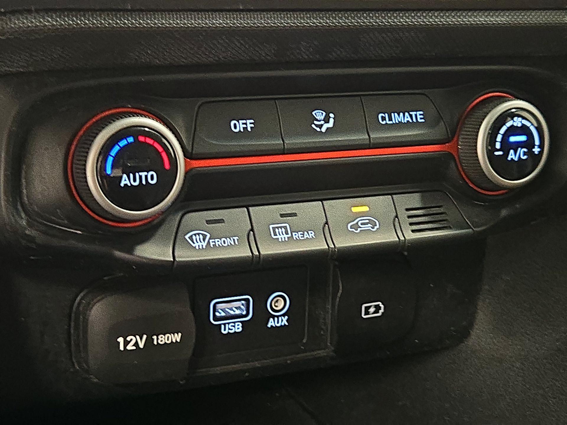 Thumbnail: 2019 Hyundai Veloster - 16