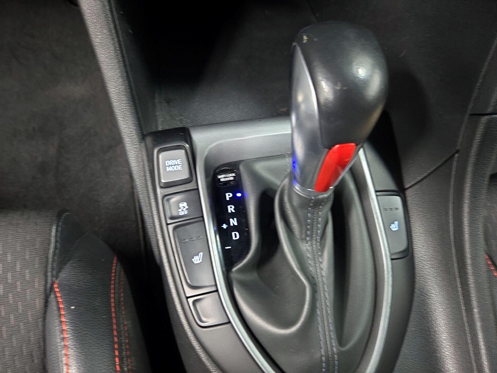 Thumbnail: 2019 Hyundai Veloster - 17