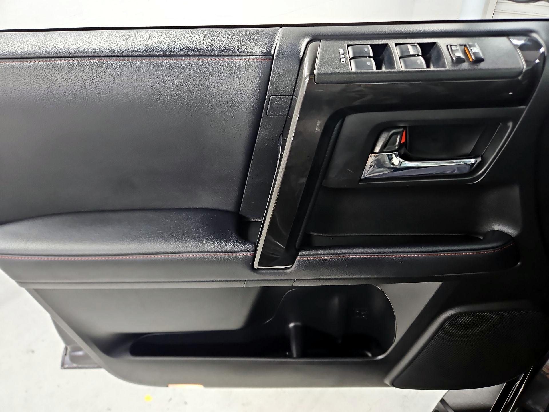 Thumbnail: 2020 Toyota 4Runner - 12