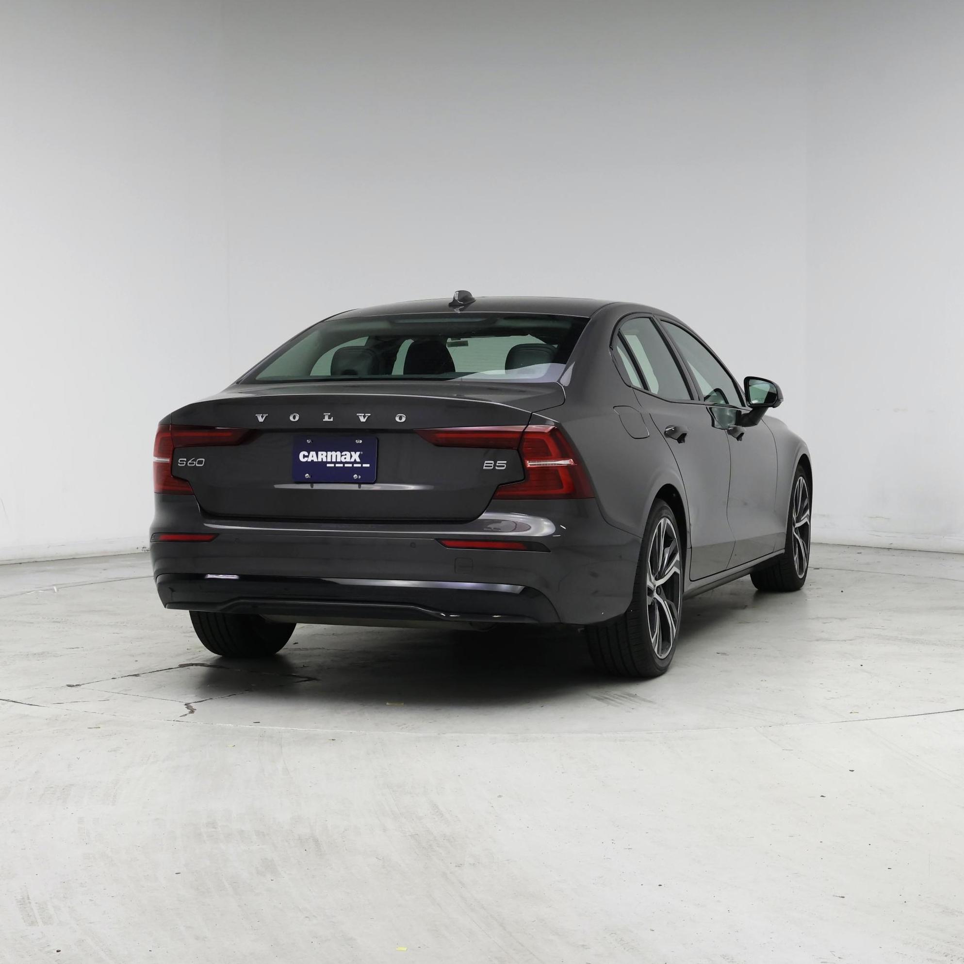 Thumbnail: 2024 Volvo S60 - 8