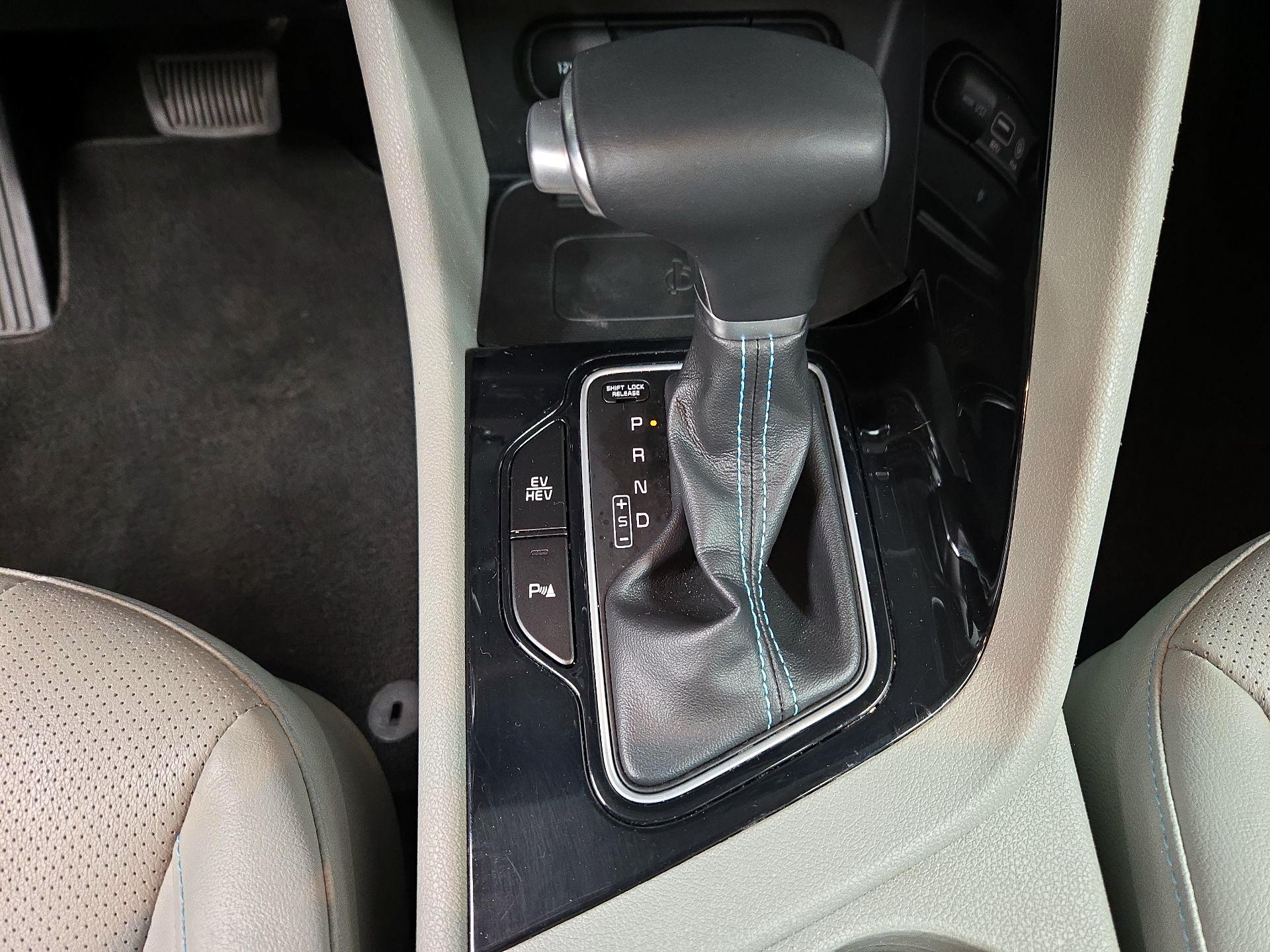 Thumbnail: 2018 Kia Niro - 18