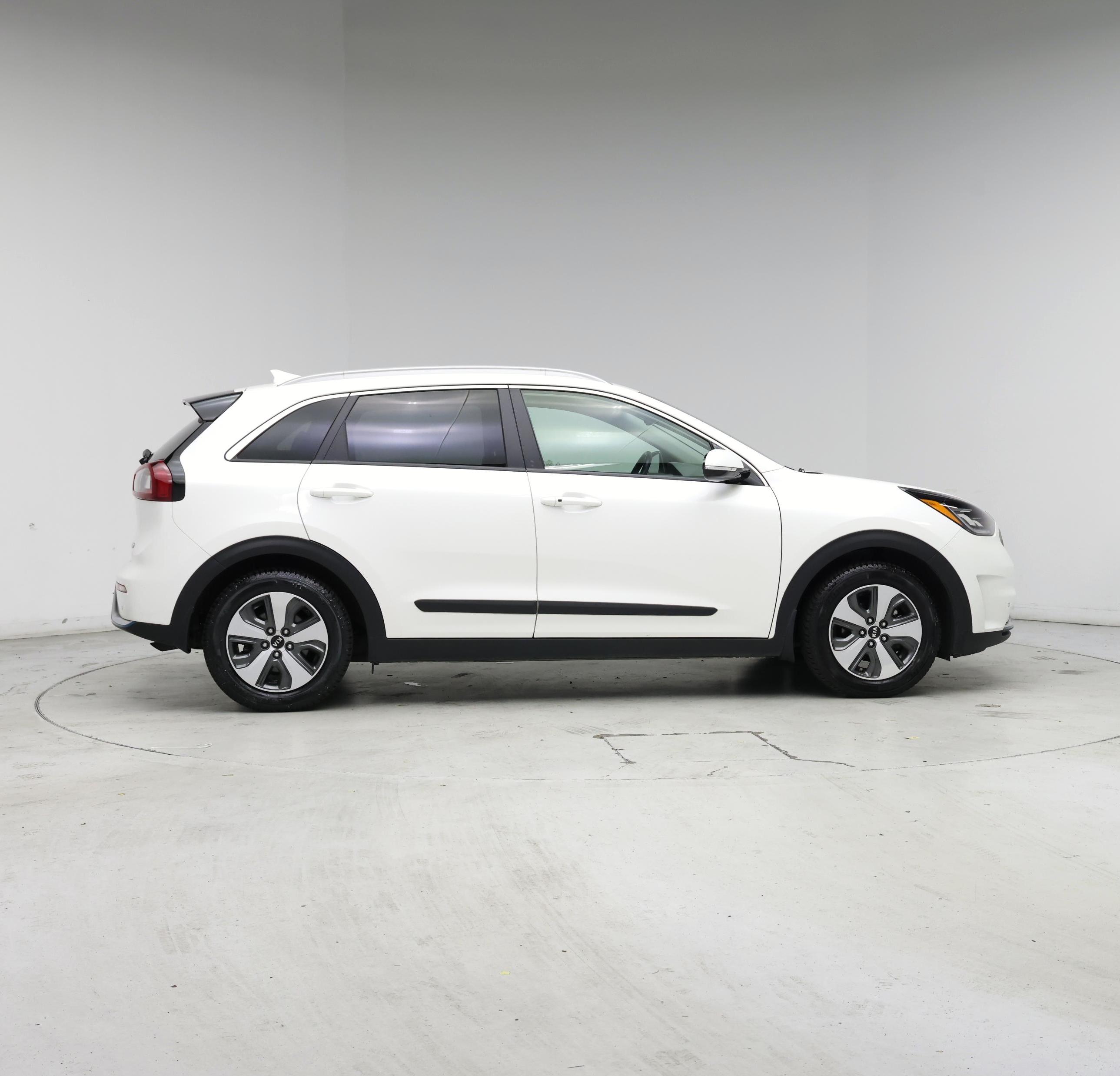 Thumbnail: 2018 Kia Niro - 7