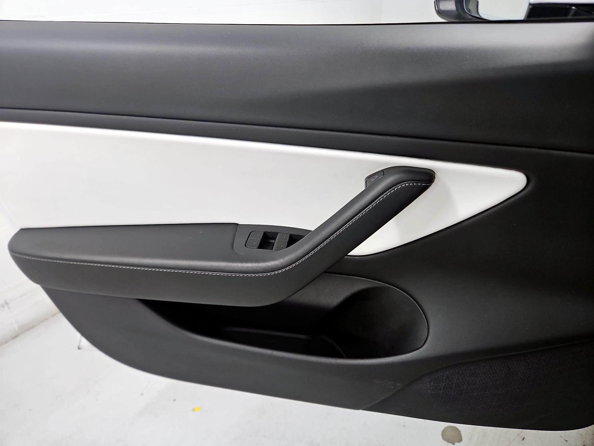 Thumbnail: 2021 Tesla Model 3 - 12
