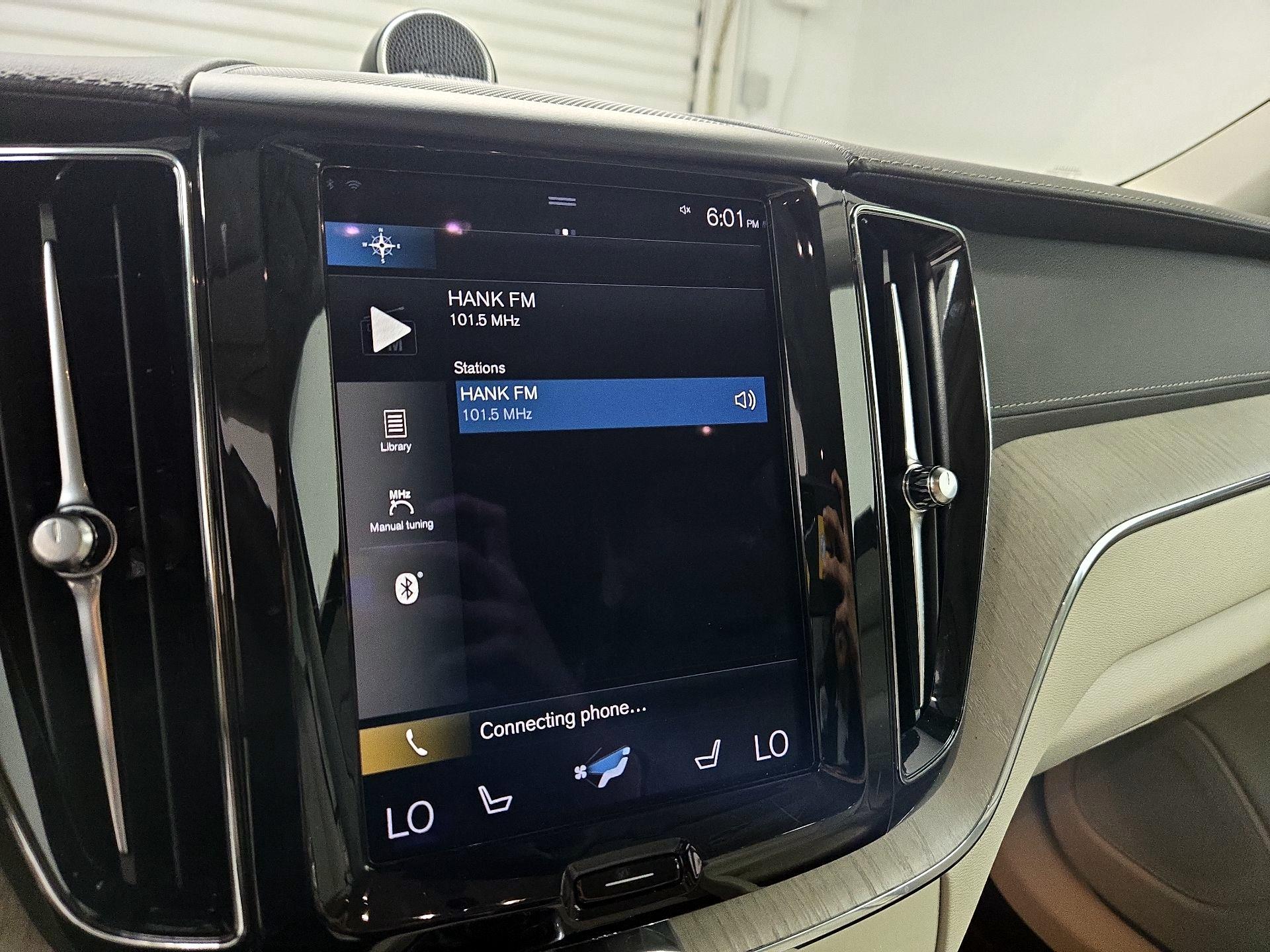 Thumbnail: 2021 Volvo XC60 - 16