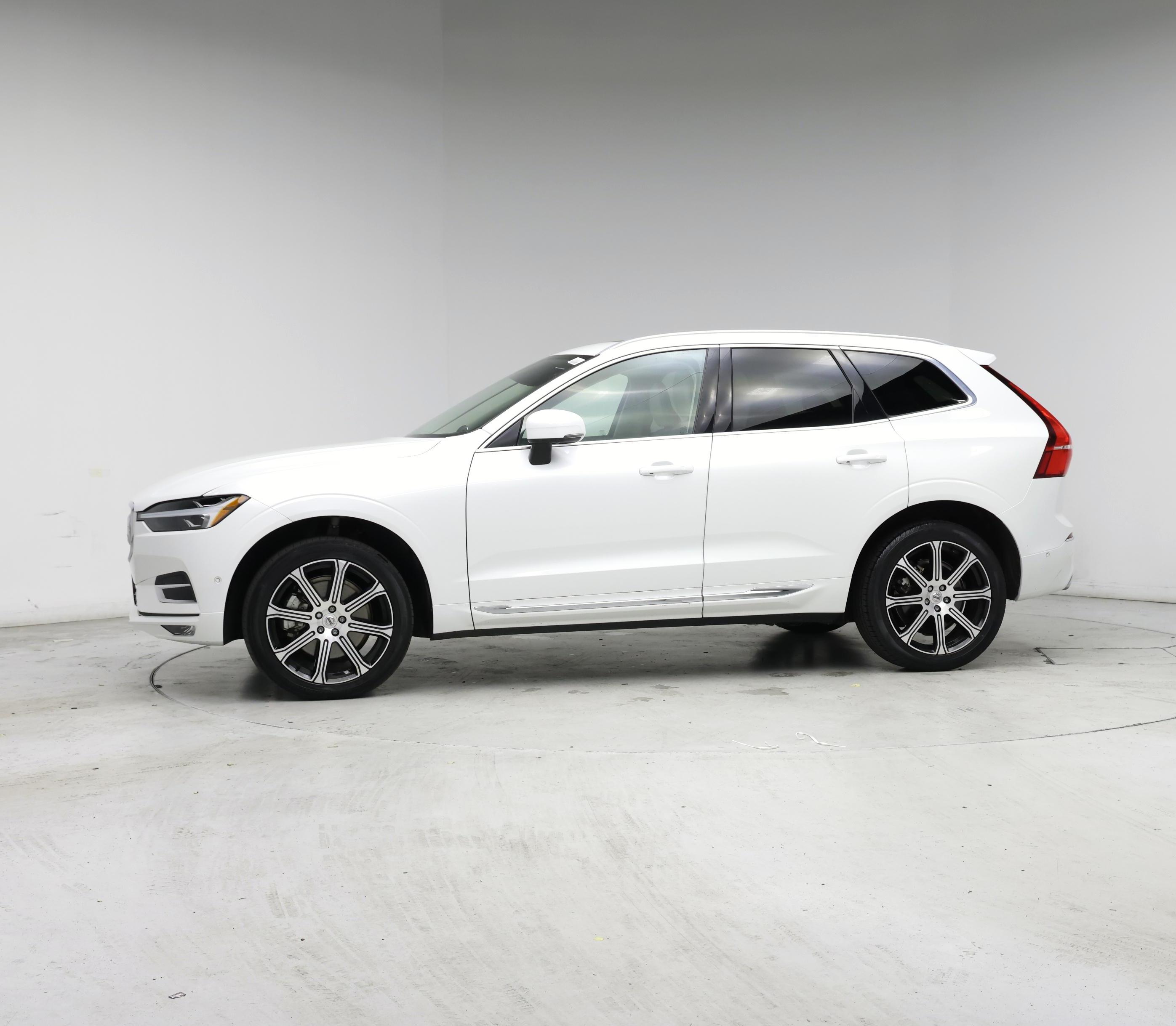 Thumbnail: 2021 Volvo XC60 - 3