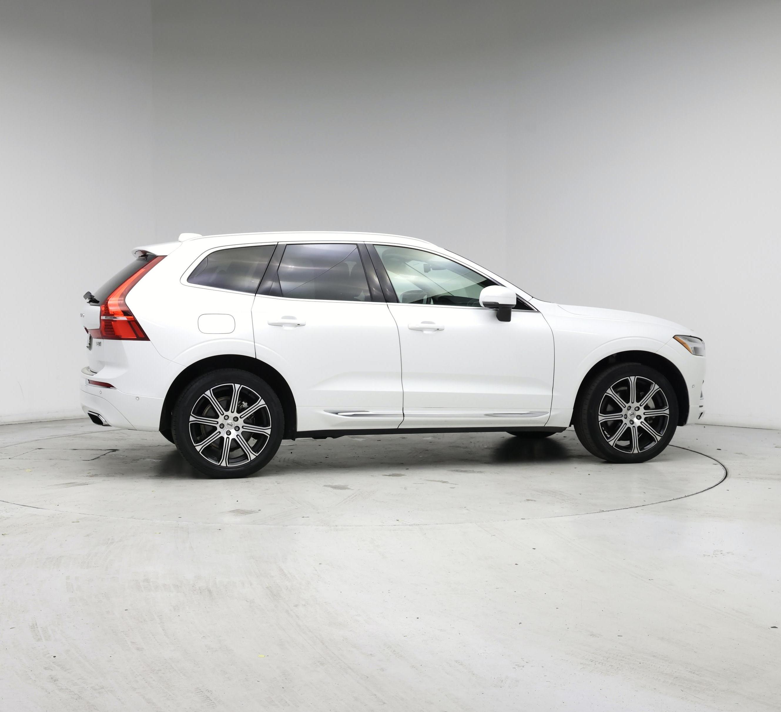 Thumbnail: 2021 Volvo XC60 - 7