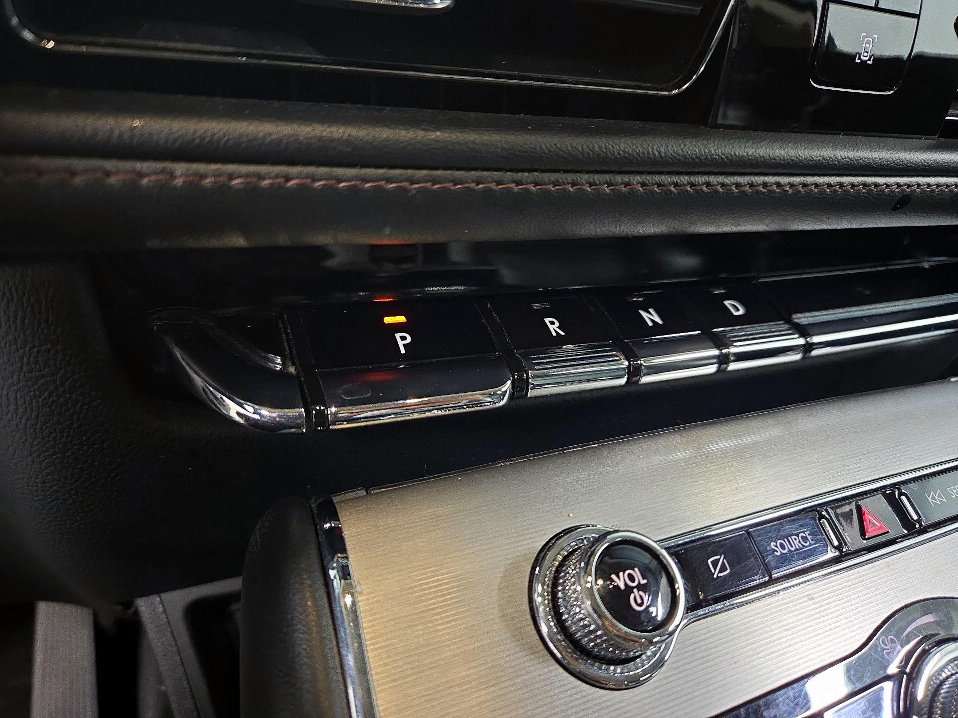 Thumbnail: 2021 Lincoln Aviator - 18