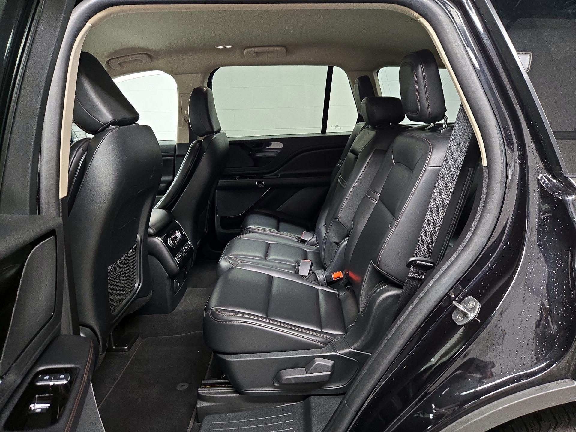 Thumbnail: 2021 Lincoln Aviator - 20