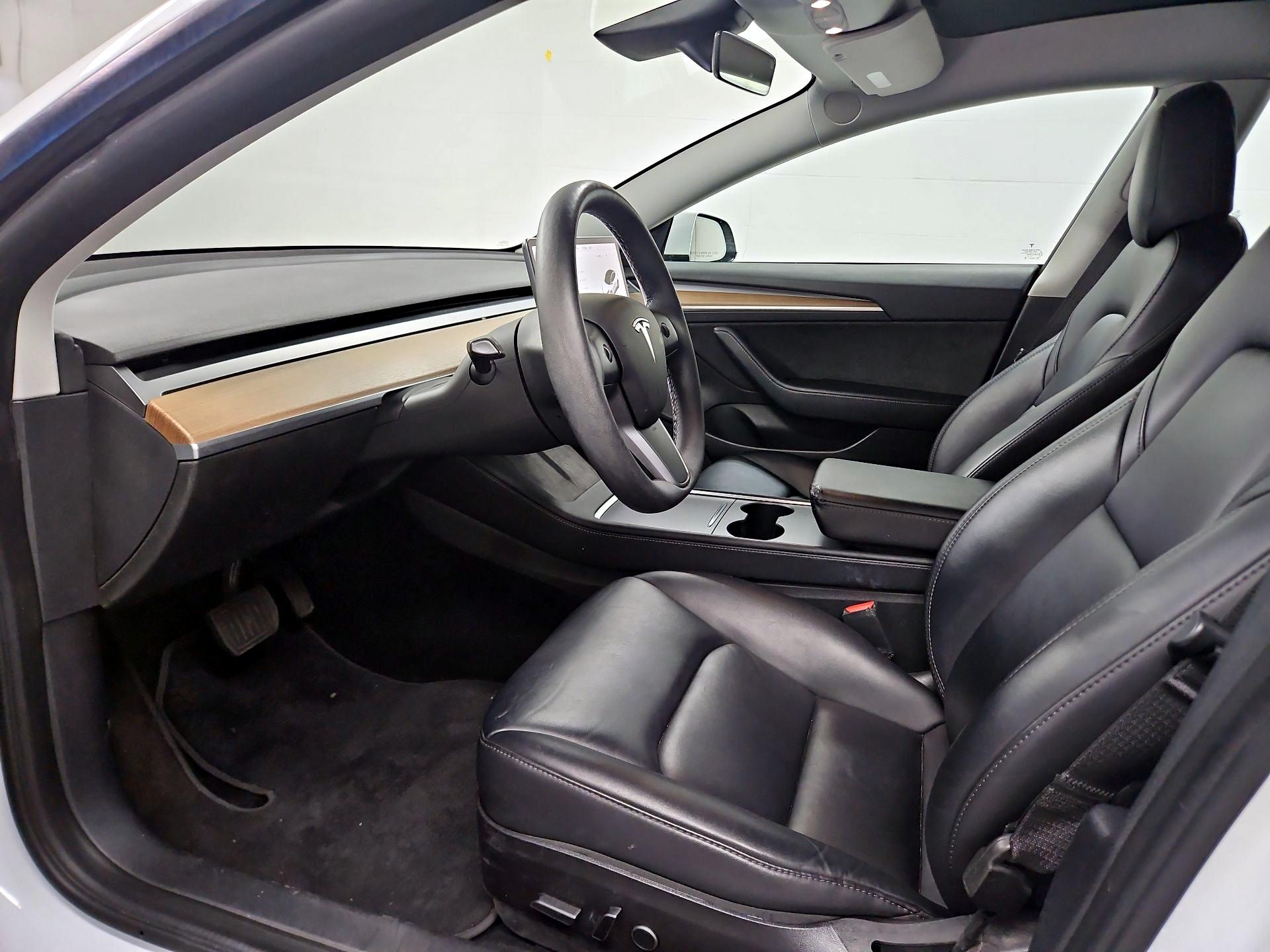 Thumbnail: 2022 Tesla Model 3 - 11