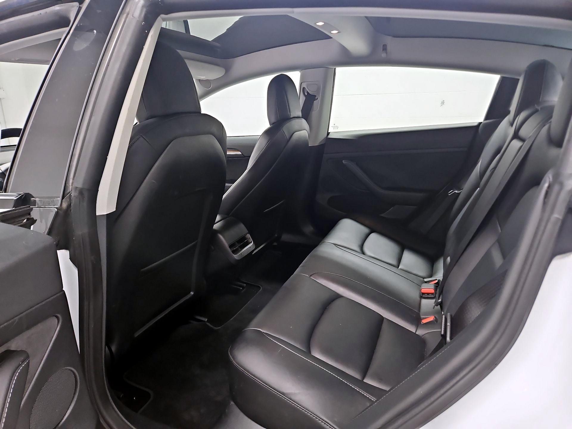 Thumbnail: 2022 Tesla Model 3 - 19
