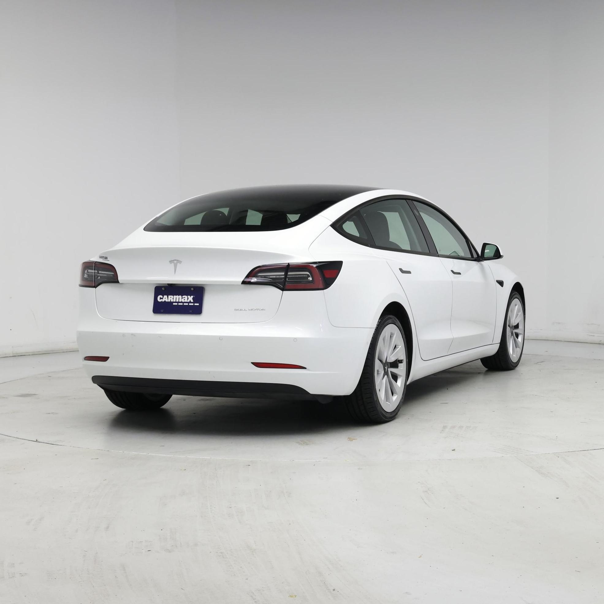 Thumbnail: 2022 Tesla Model 3 - 8